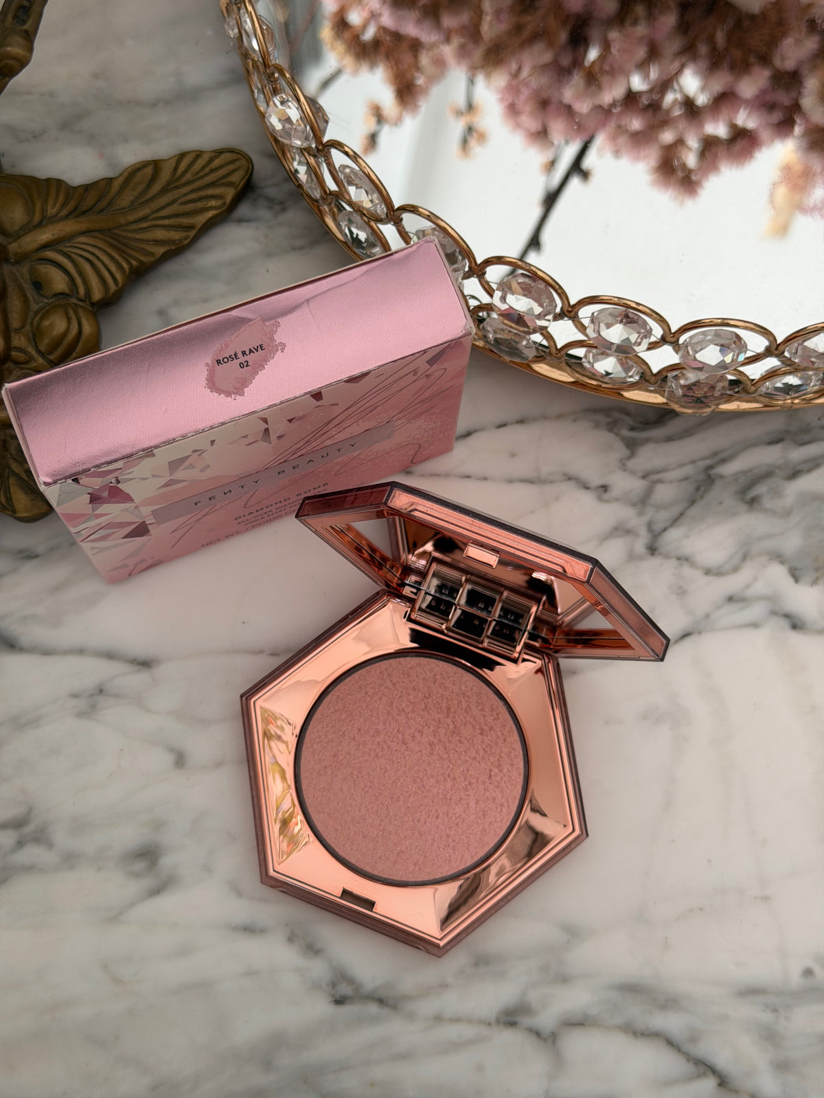 FENTY BEAUTY Diamond Bomb All-Over Diamond Veil Highlighter - Rosé Rave