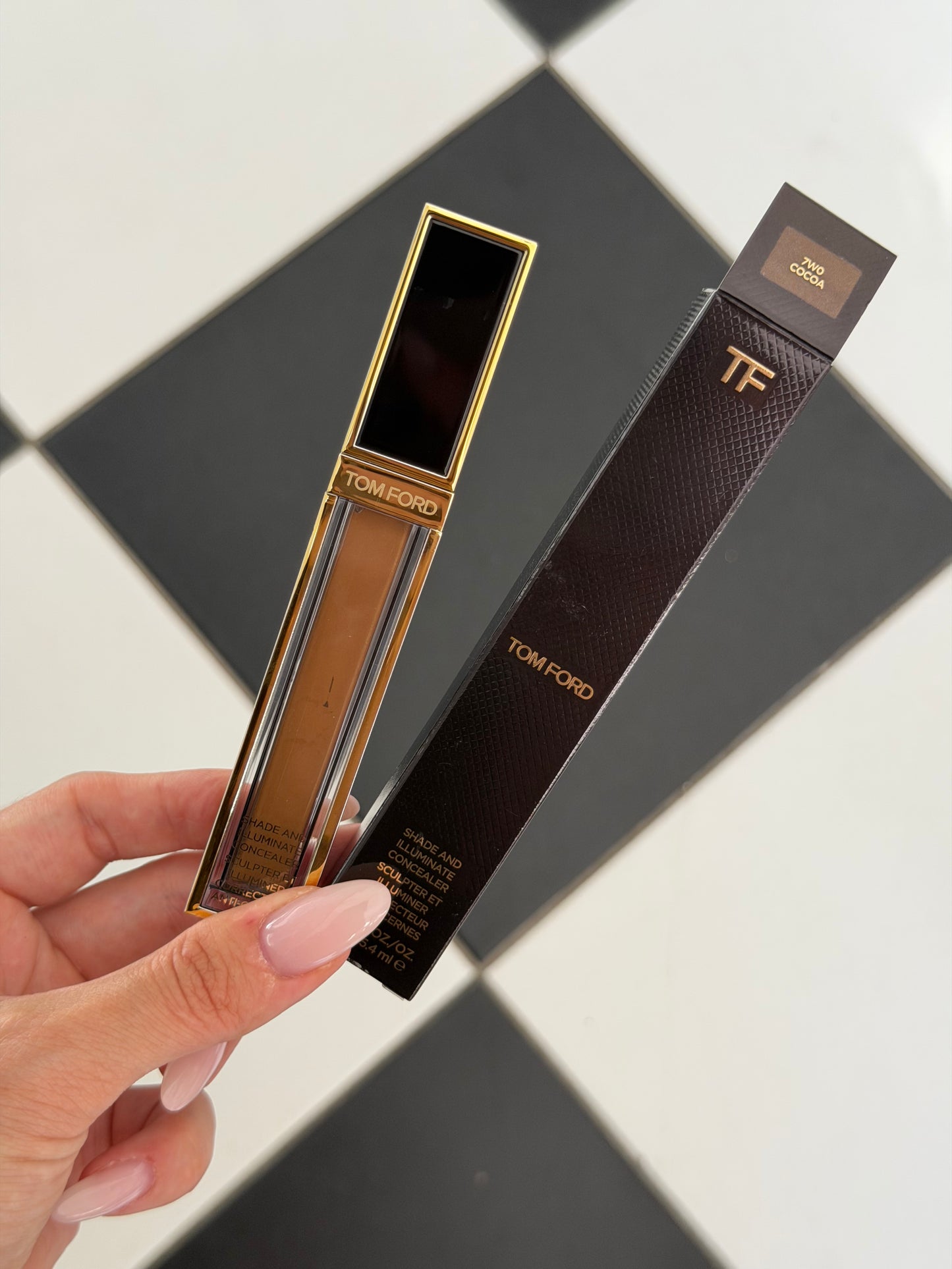 TOM FORD Shade And Illuminate Concealer (7W0)