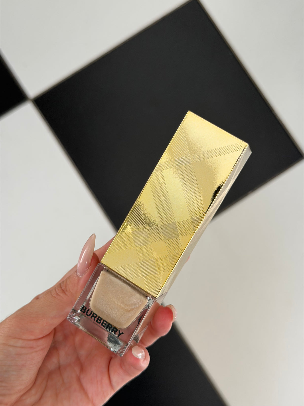 BURBERRY
Beyond Radiance Primer
Bare Glow