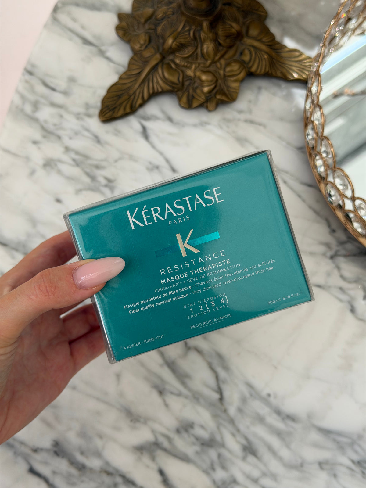 KÉRASTASE Resistance
Masque Thérapiste Hair Mask
Fiber Quality Renewal Masque For Weak, Over-Processed And Damaged Hair