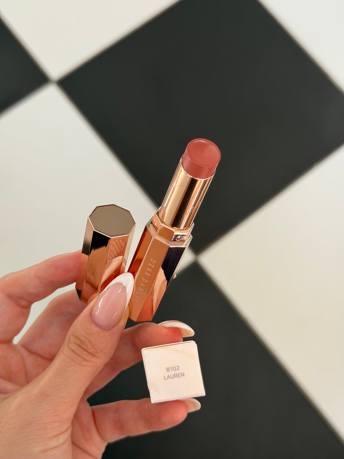 DEAR DAHLIA Blooming Edition - Lauren
Lip Paradise Color Balm - Lip Balm