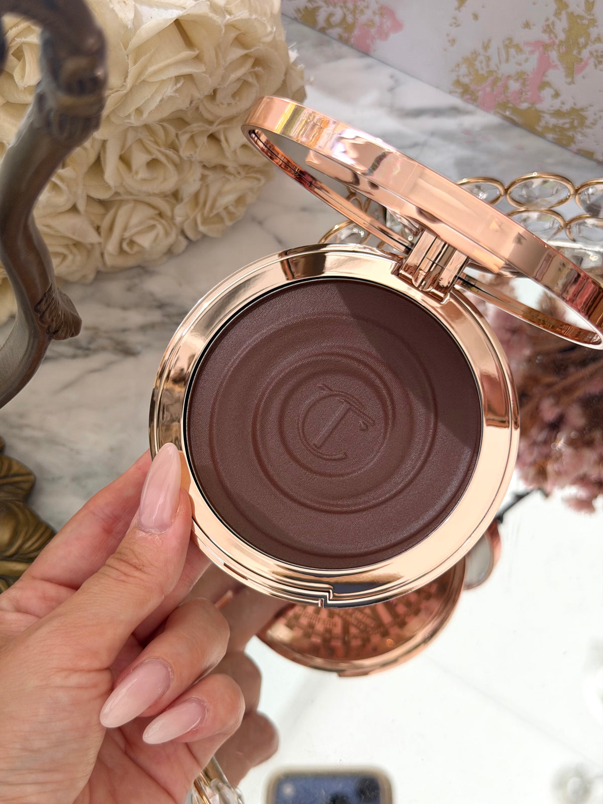 CHARLOTTE TILBURY Beautiful Skin Sun-Kissed Glow Bronzer (4)
Face & Body