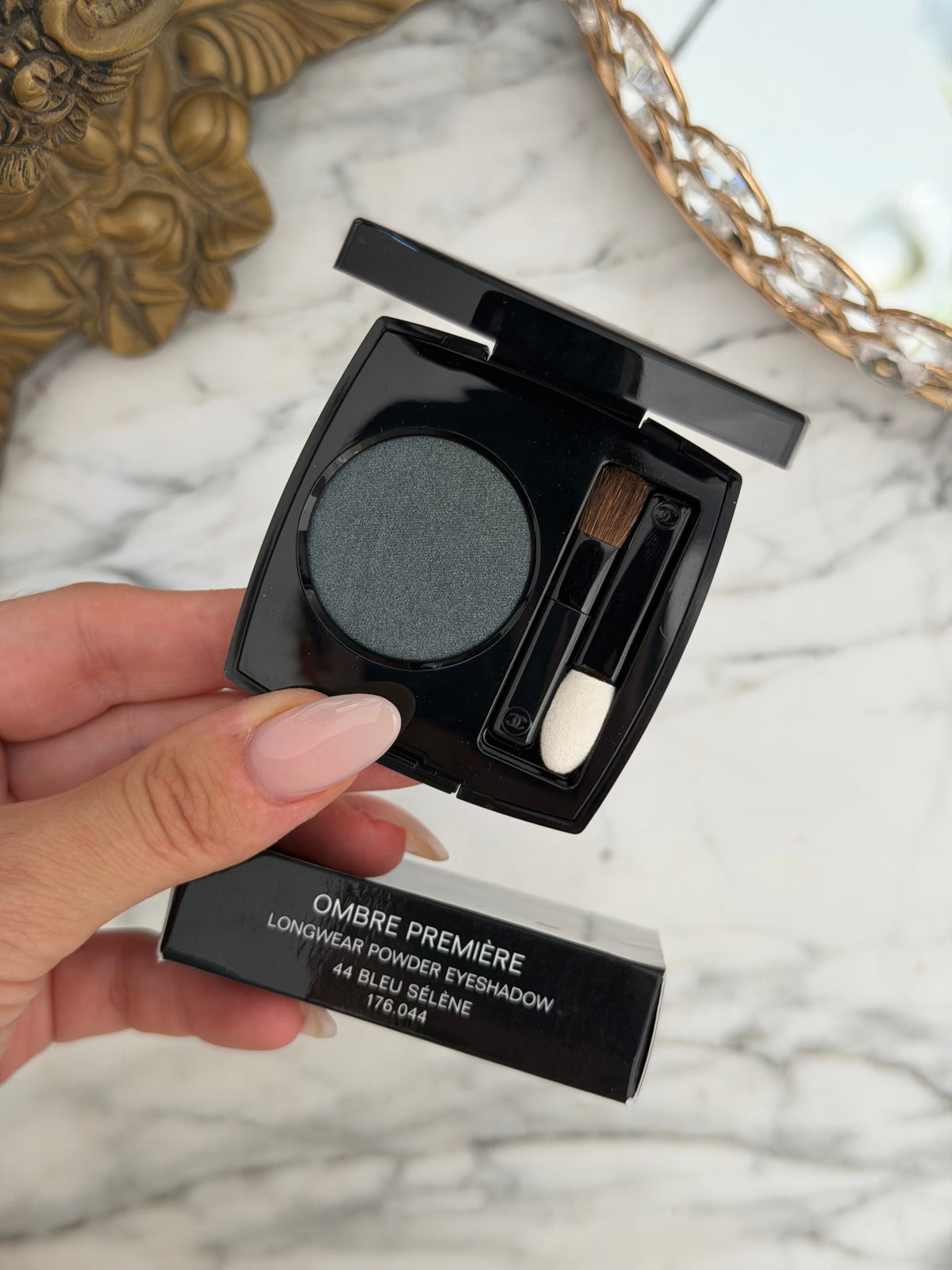 CHANEL
Ombre Première Longwear Powder Eyeshadow (44)