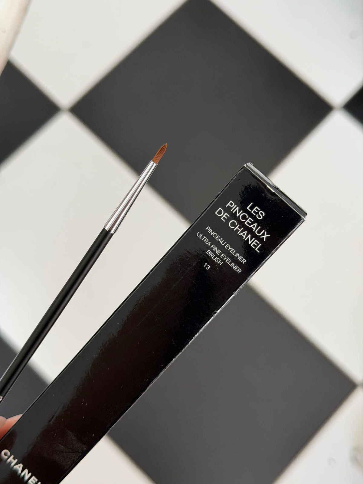 CHANEL Les Pinceaux De Chanel Ultra Fine Eyeliner Brush (13)