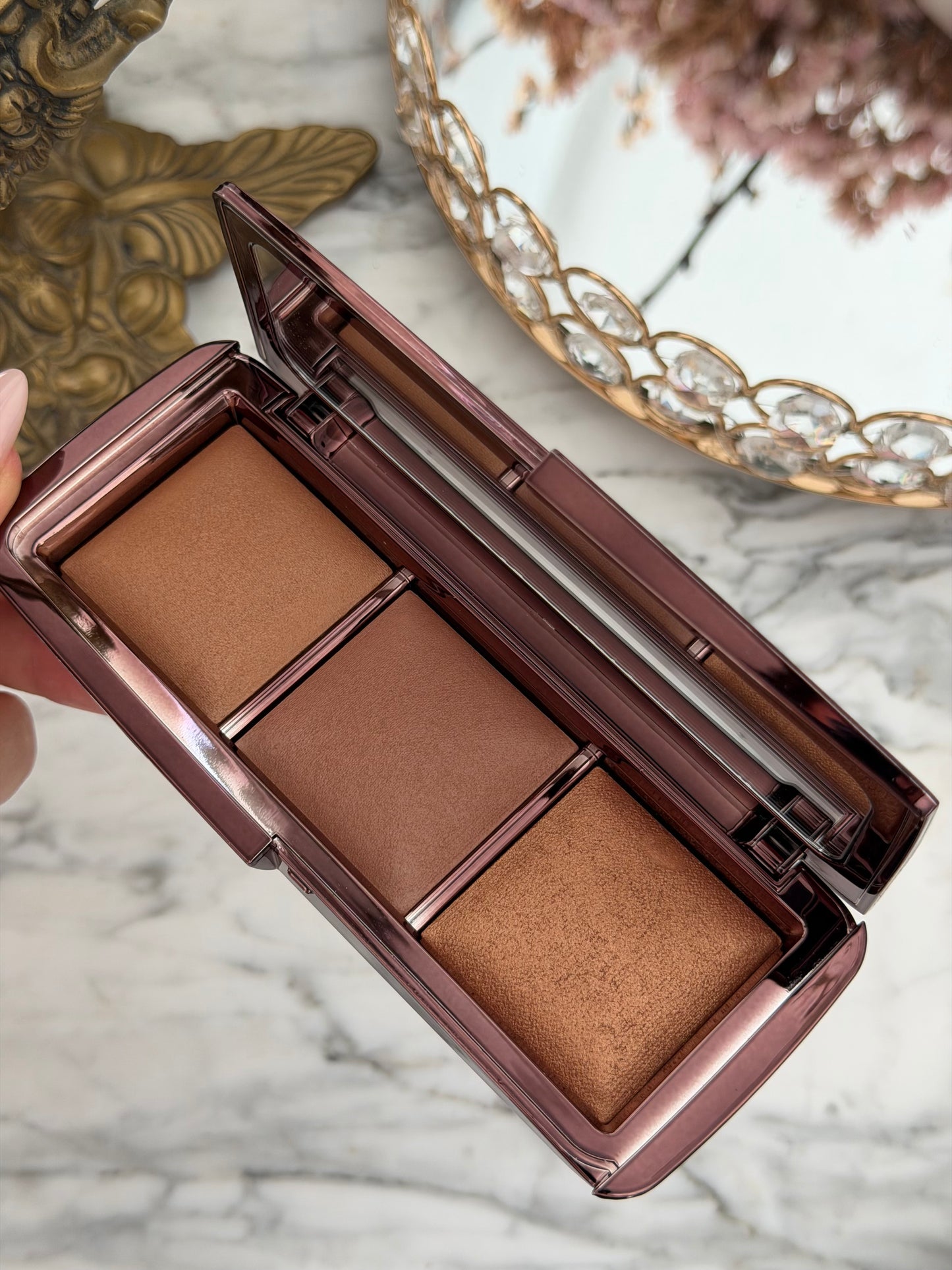 HOURGLASS Ambient Lighting Palette - Volume III