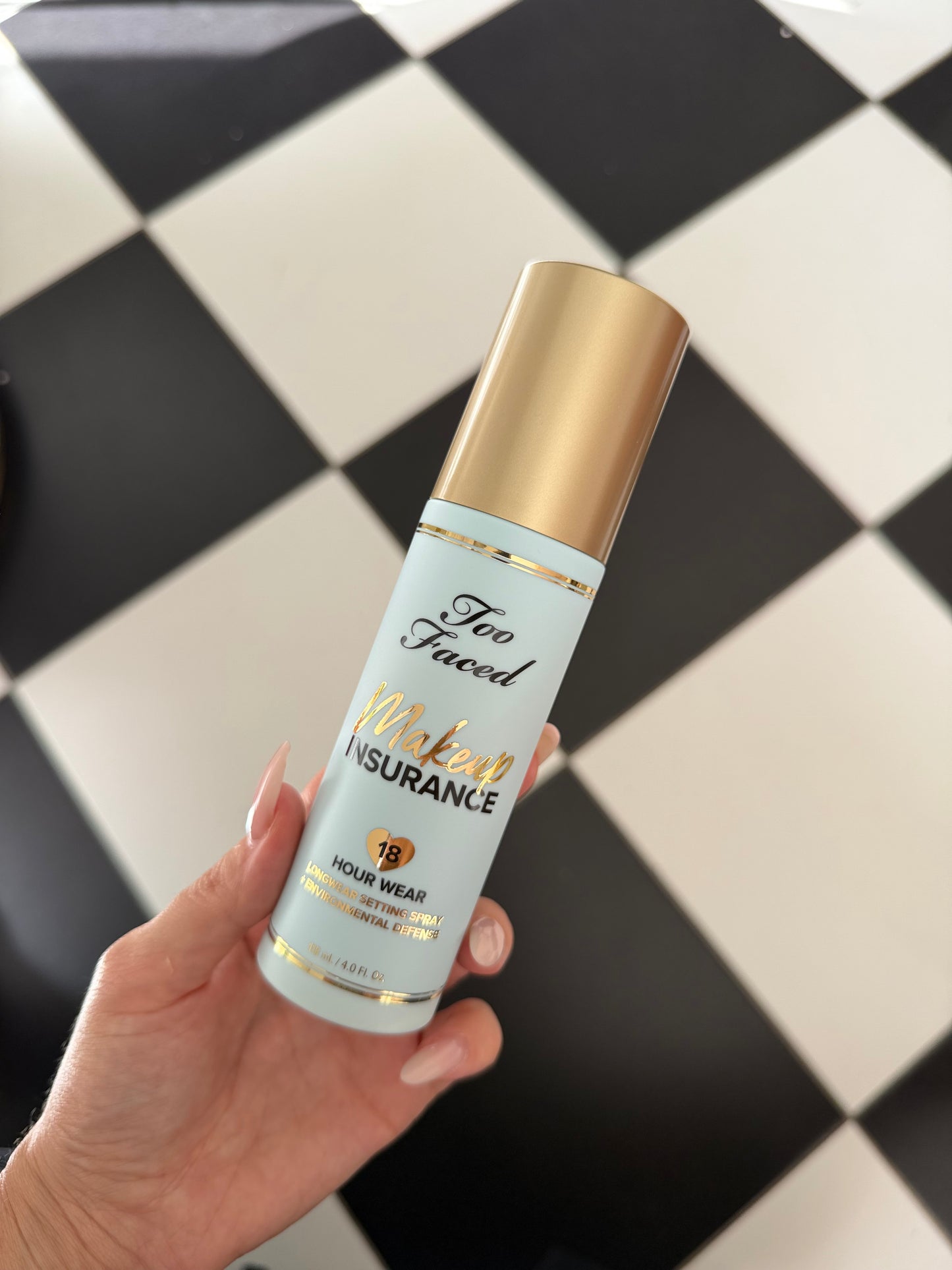 TOO FACED Makeup Insurance Setting Spray
18 Hour Wear + Blue Light Defense