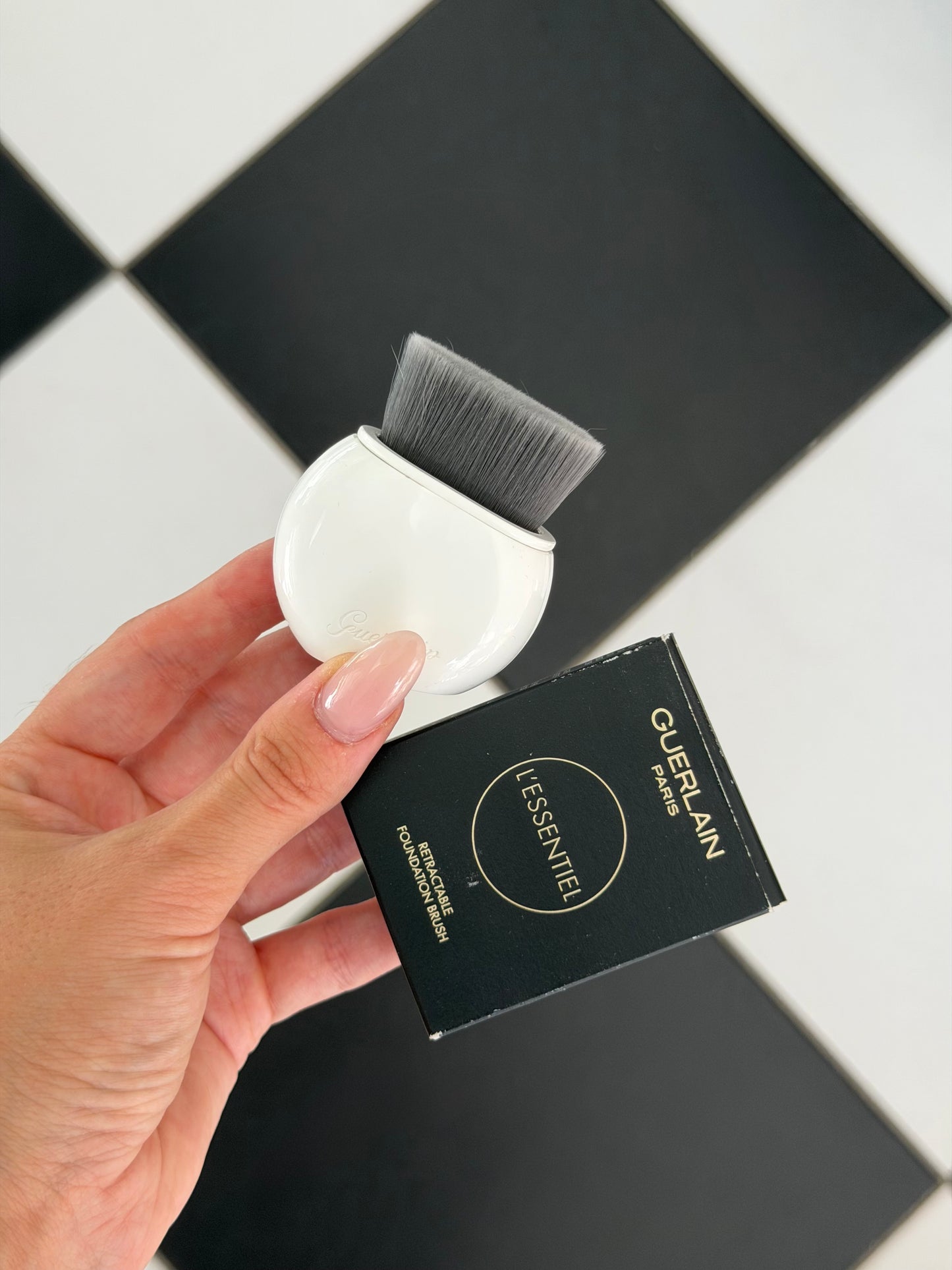 GUERLAIN
L'Essentiel Retractable Foundation Brush