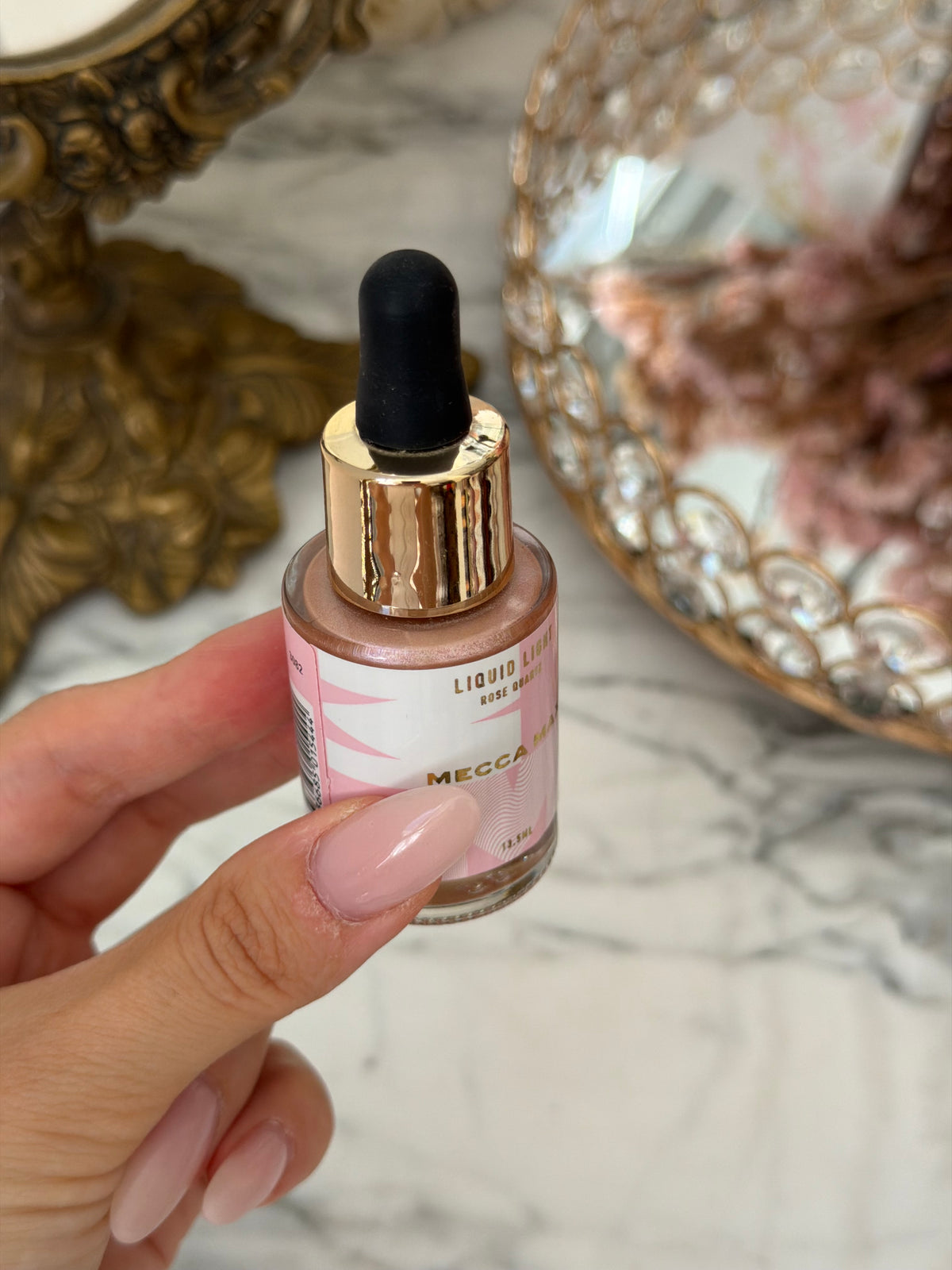 MECCA MAXIMA Liquid Light Highlighter - Rose Quartz