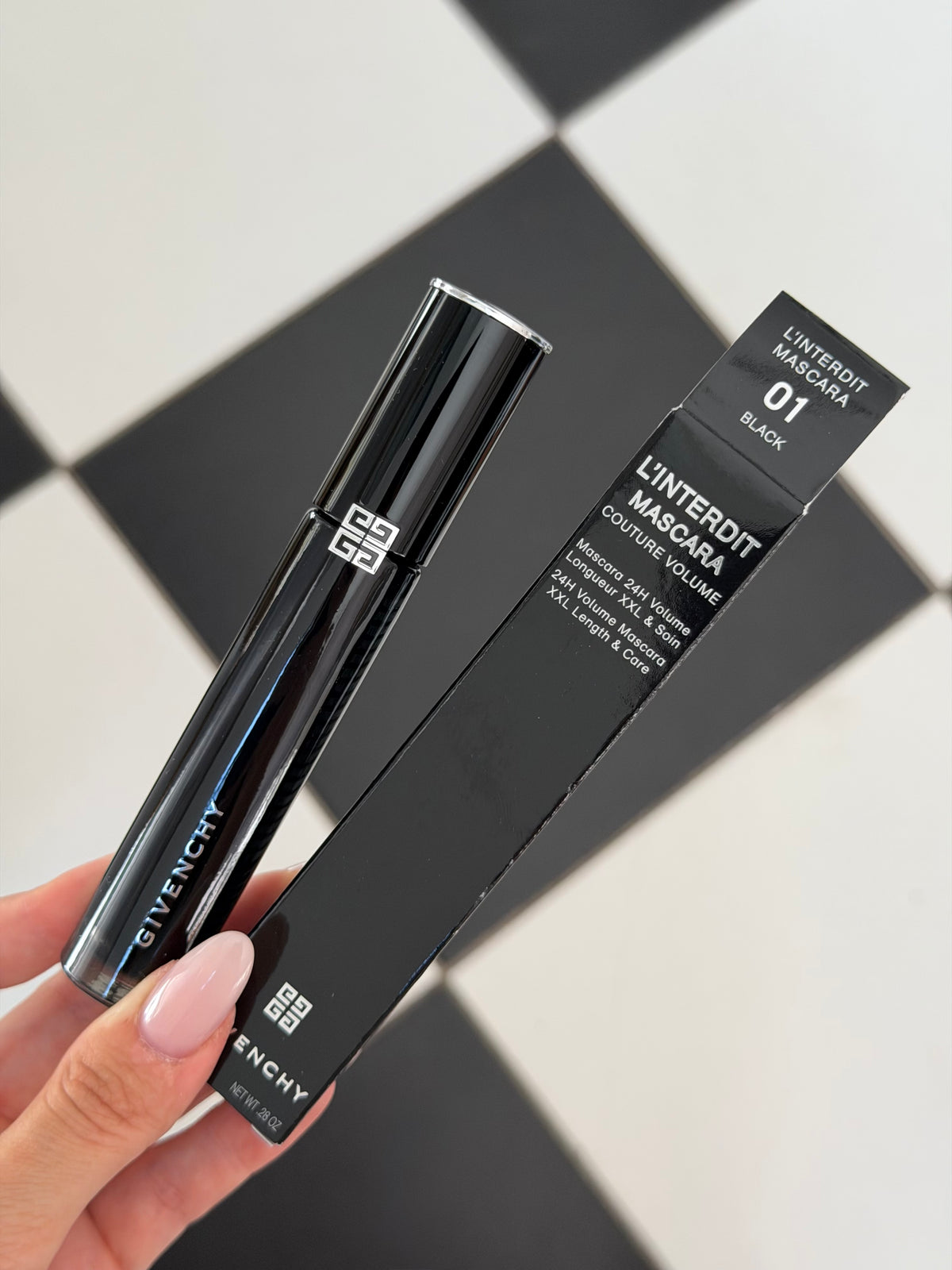 GIVENCHY L’Interdit Mascara 24H Volume & XXL Length (01)