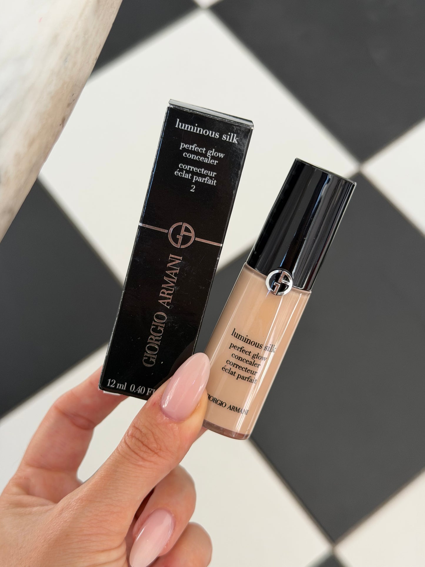 ARMANI Luminous Silk Hydrating & Brightening Concealer (2)