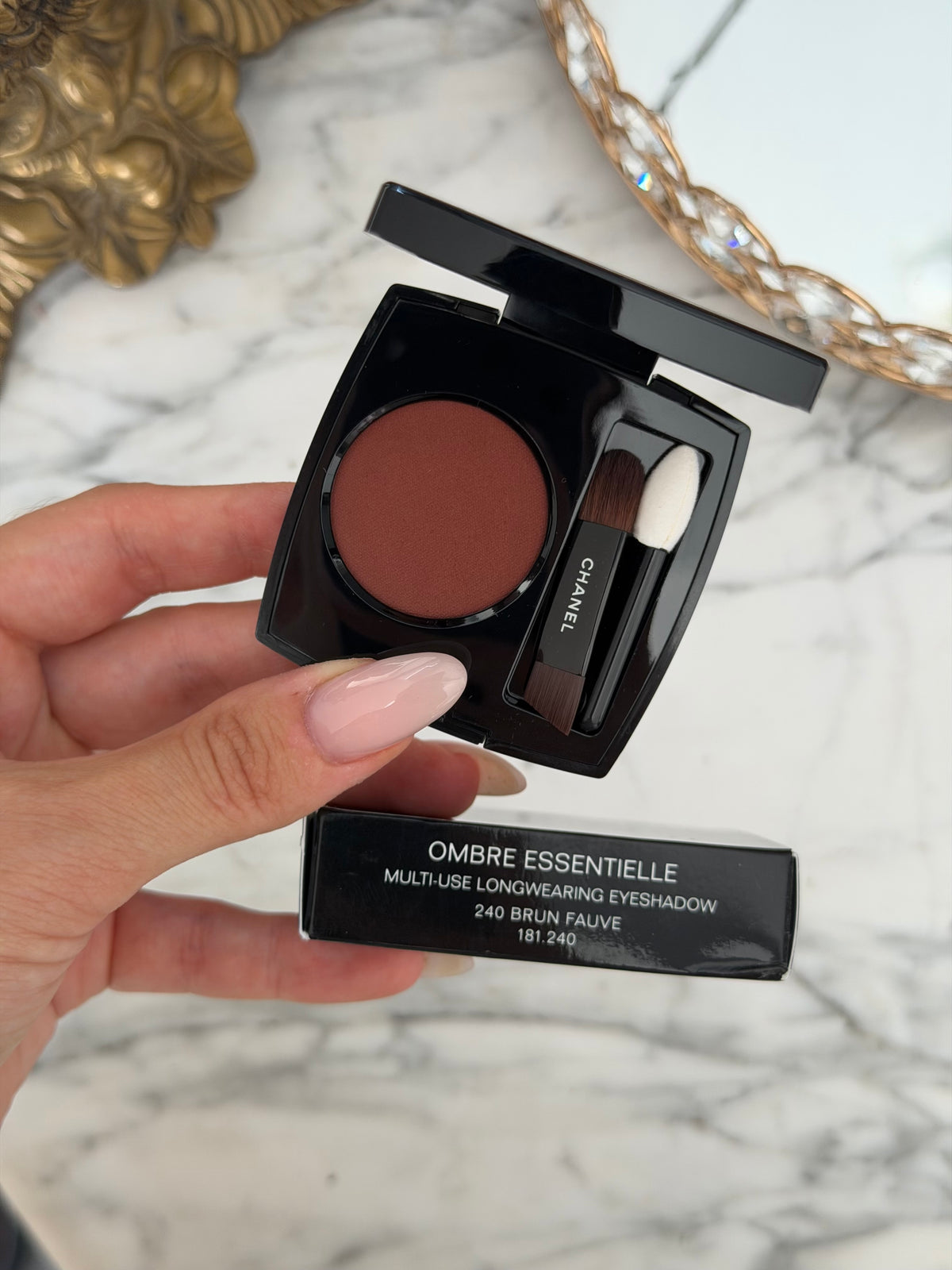 CHANEL Ombre Essentielle Multi-Use Longwearing Eyeshadow (240)