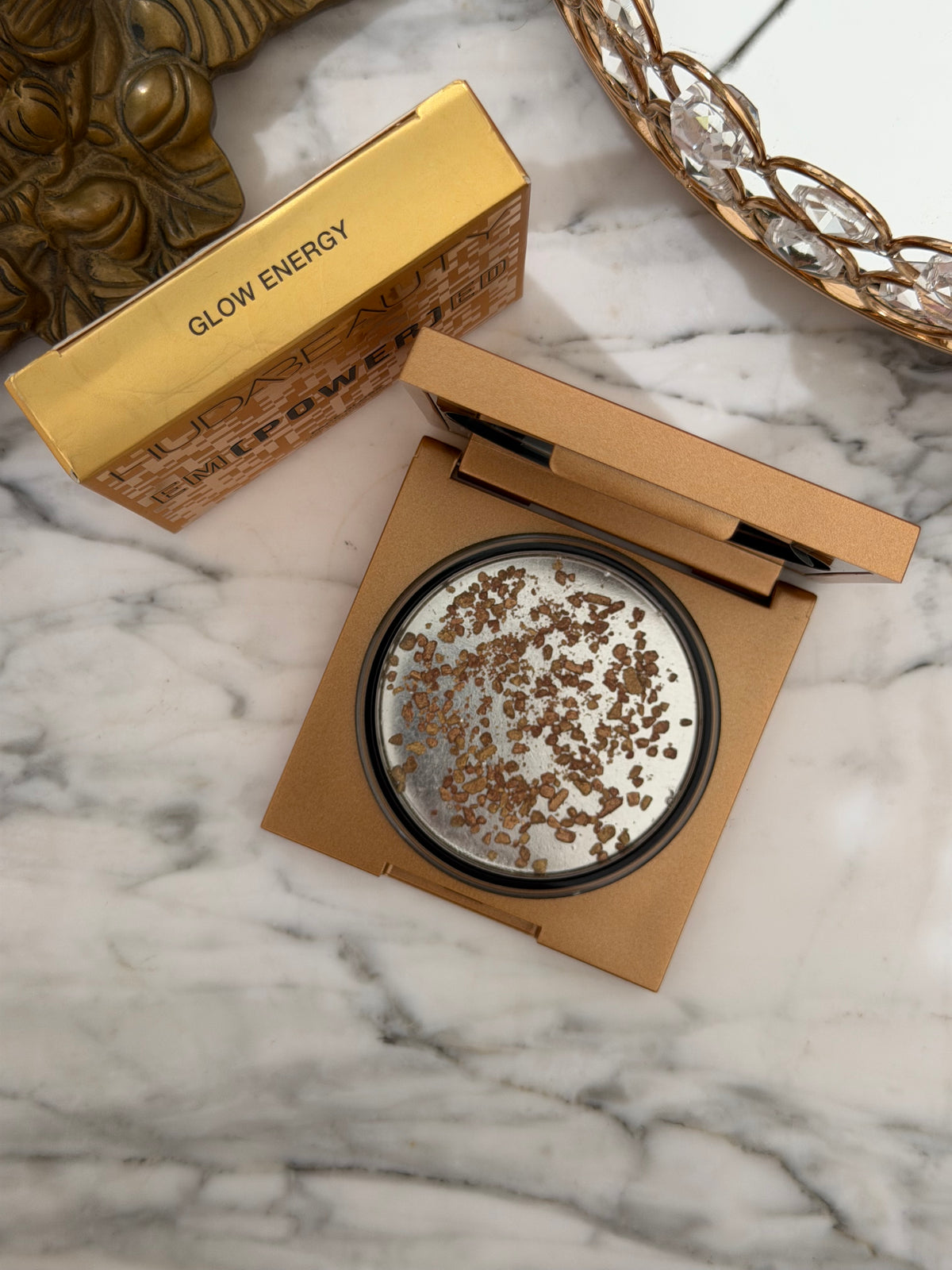 HUDA BEAUTY Empowered Face Gloss Highlighting Dew - Glow Energy