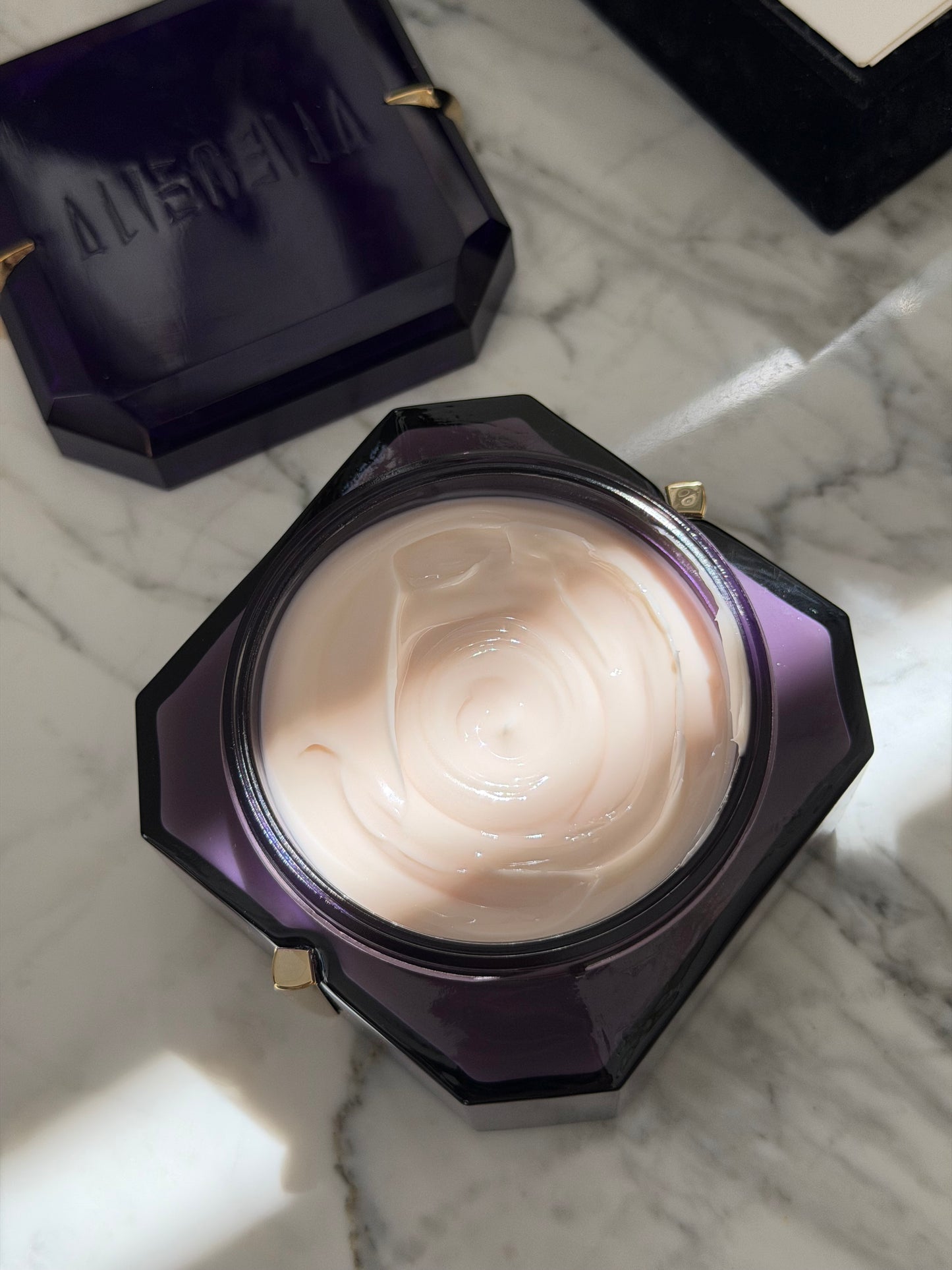 THIERRY MUGLER Alien Beautifying Body Cream