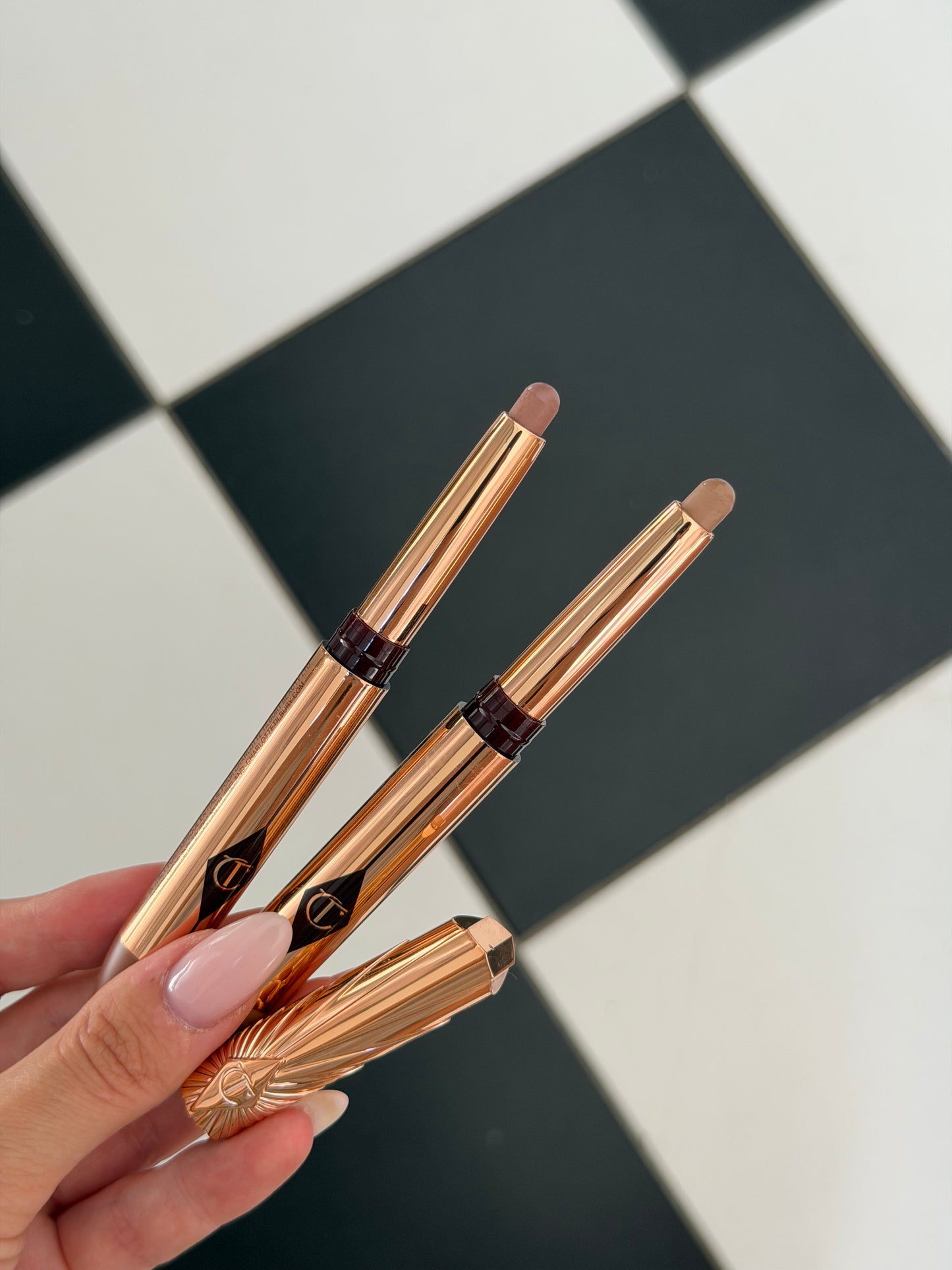 CHARLOTTE TILBURY Exagger-Eyes Easy Eye Shadow Stick - Cashmere Sculpt
