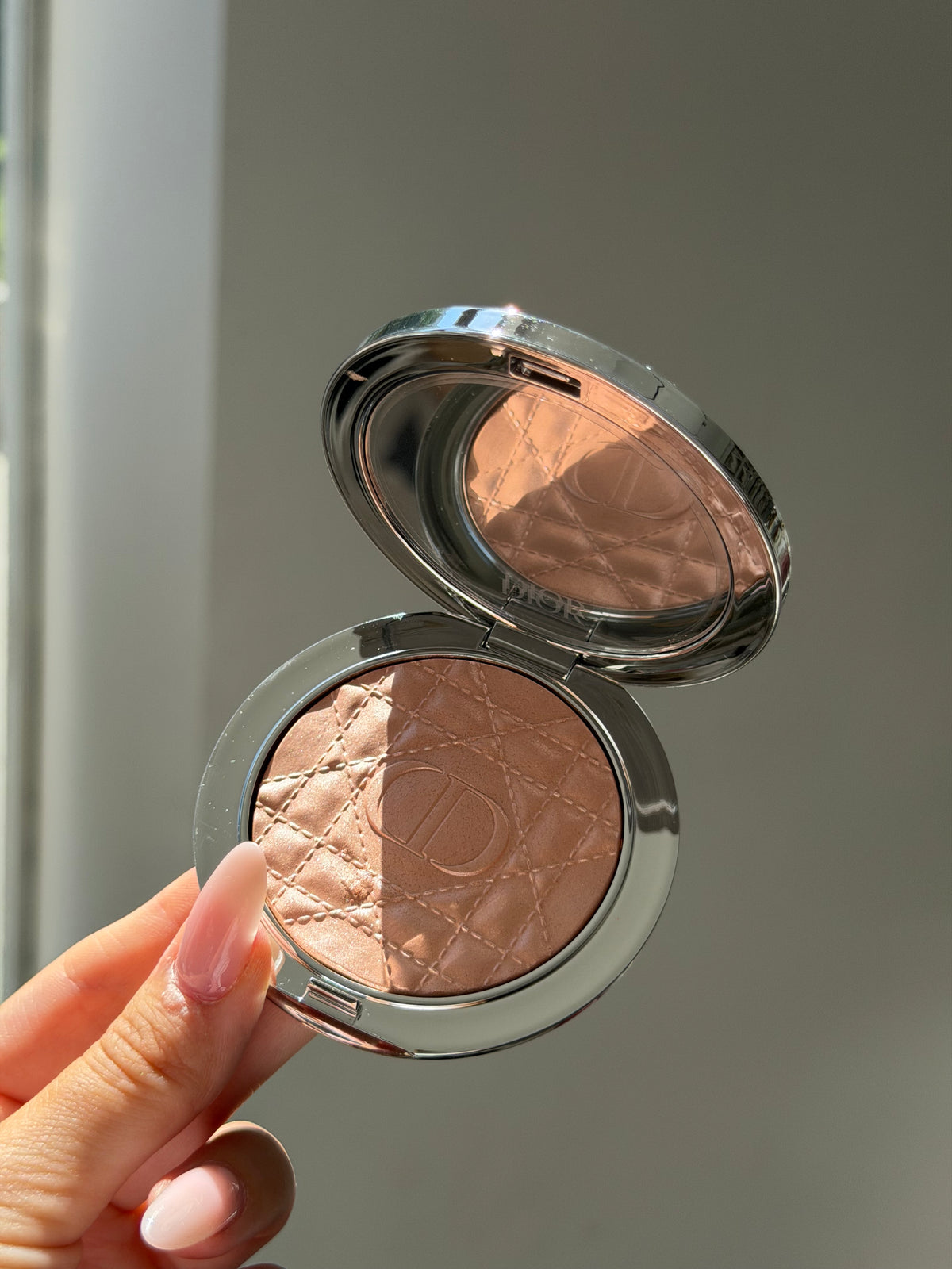DIOR Forever Glow Luminizer - Illuminating Powder For Face (02)