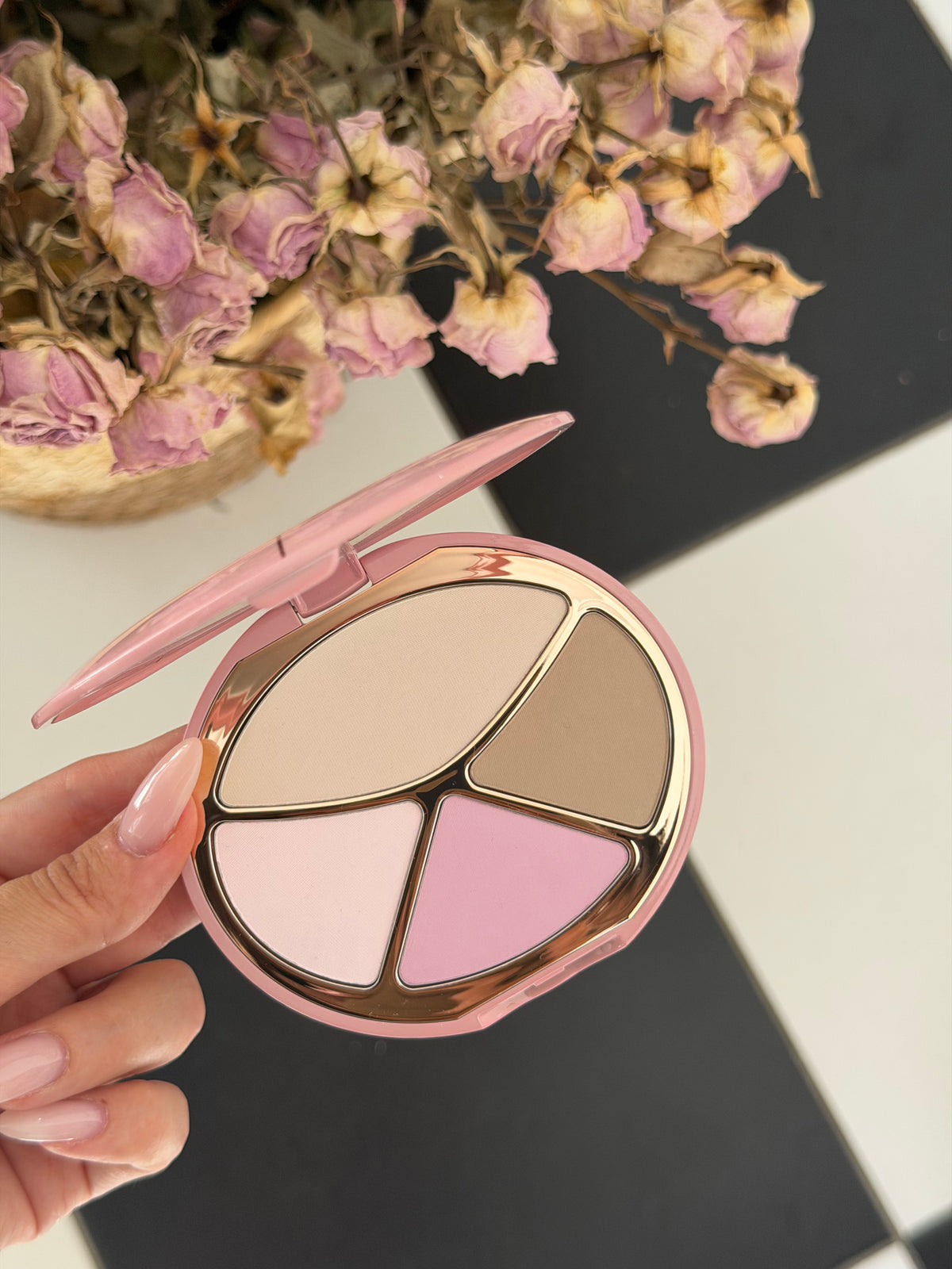 CHARLOTTE TILBURY 4 Colors Contour (Blush&Bronzer) Palette (01)