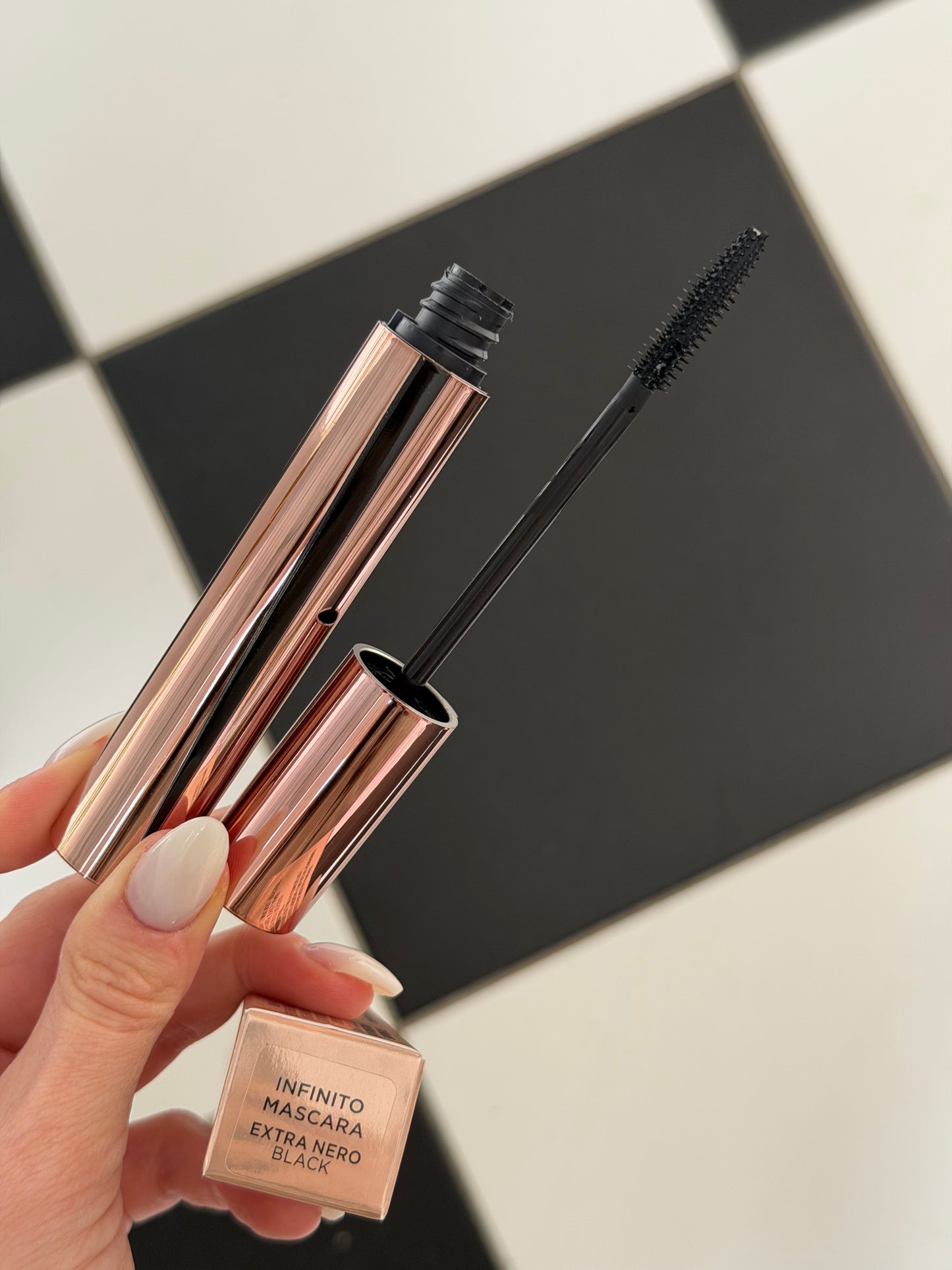 COLLISTAR Infinito Mascara
Extreme Length, Definition Lifting Effect