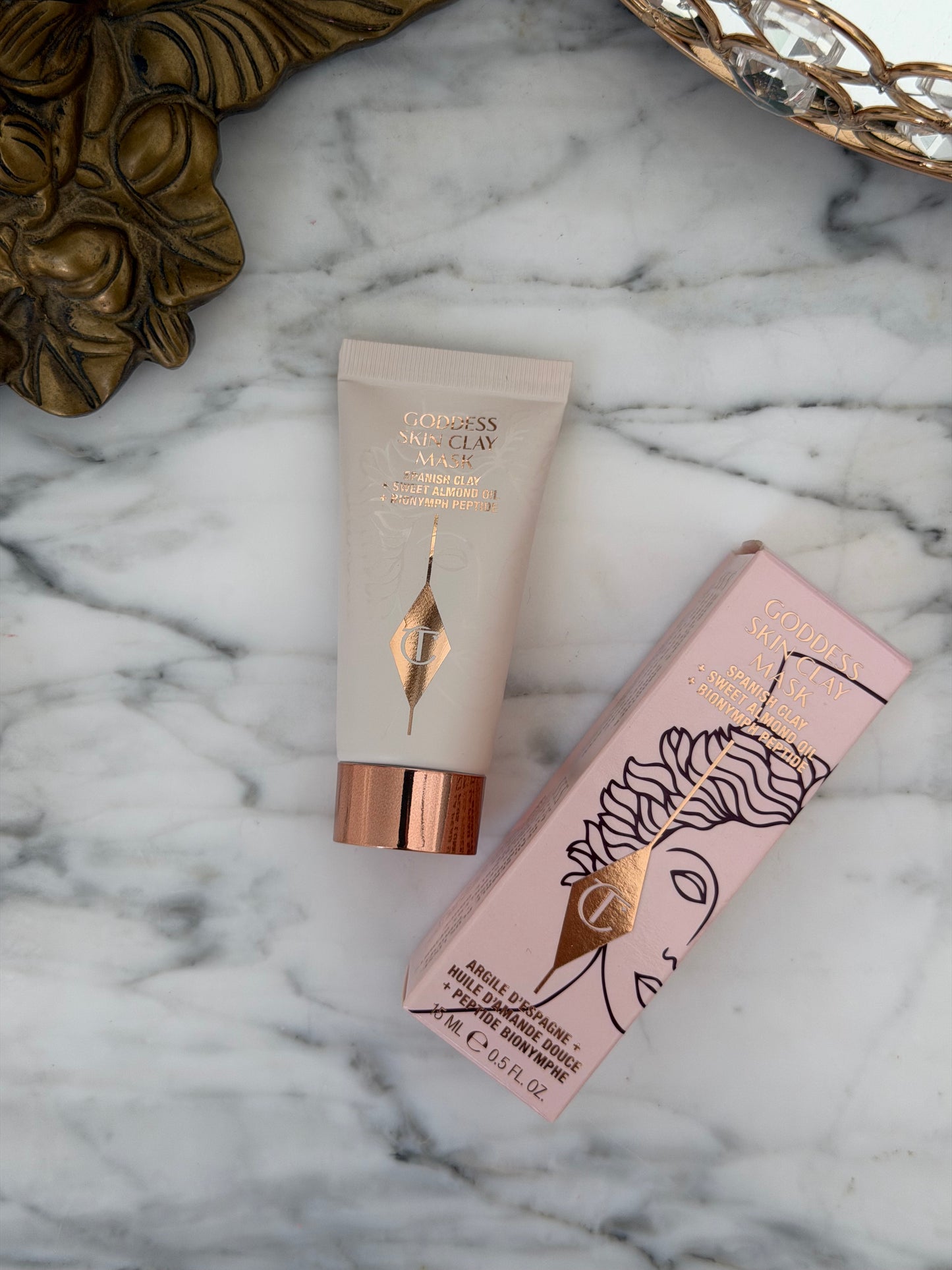 CHARLOTTE TILBURY Goddess Skin Clay Mask
Spanish Clay + Sweet Almond Oil + Bionymh Peptide