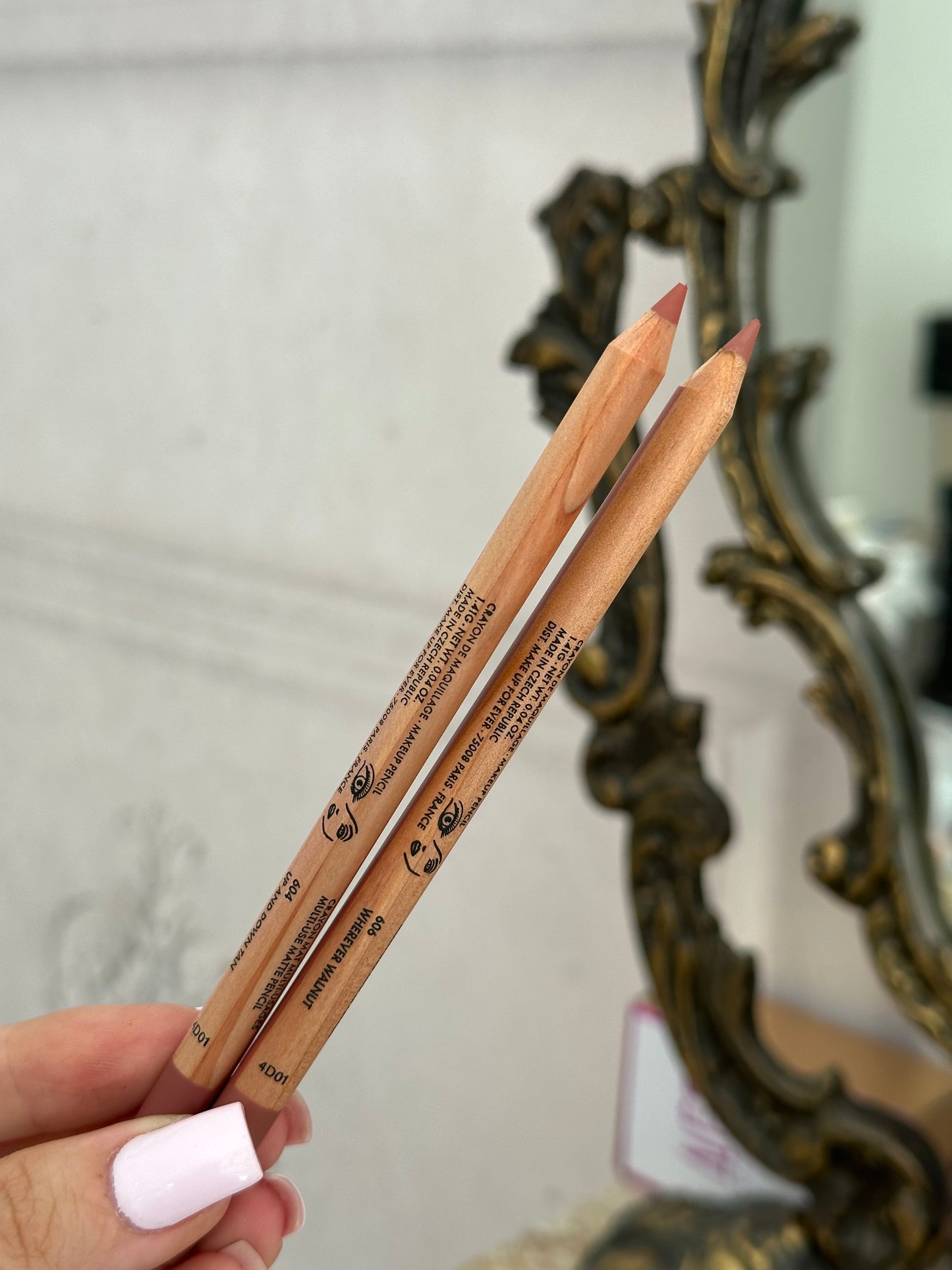 MAKE UP FOR EVER 
Artist Color Pencil (604)
Brow, Eye & Lip Liner