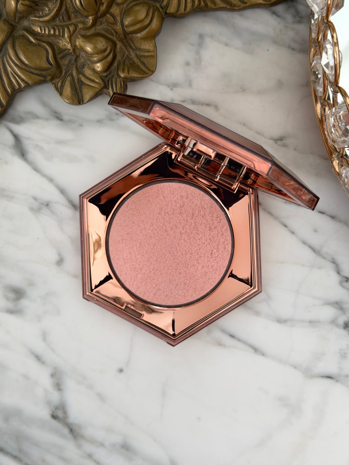 FENTY BEAUTY Diamond Bomb All-Over Diamond Veil Highlighter - Rosé Rave