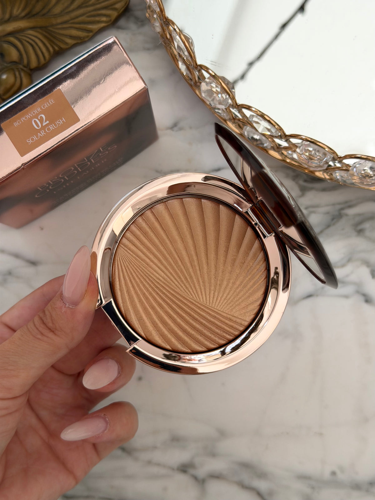 ESTÉE LAUDER Bronze Goddess
Highlighting Powder Gelée (02)