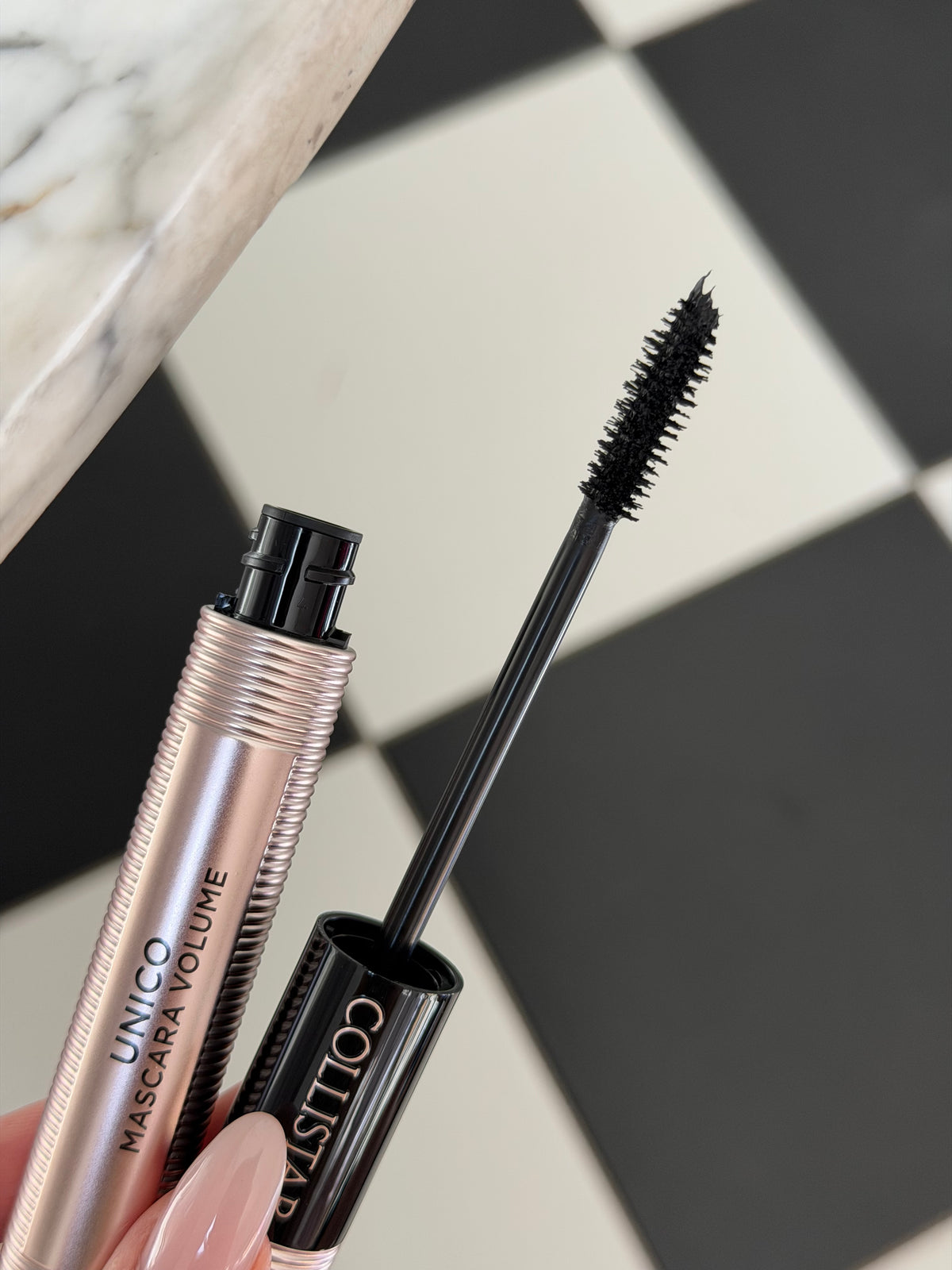 COLLISTAR Mascara Volume Unico®
Thickening ‘Tailor-made’ Shaping