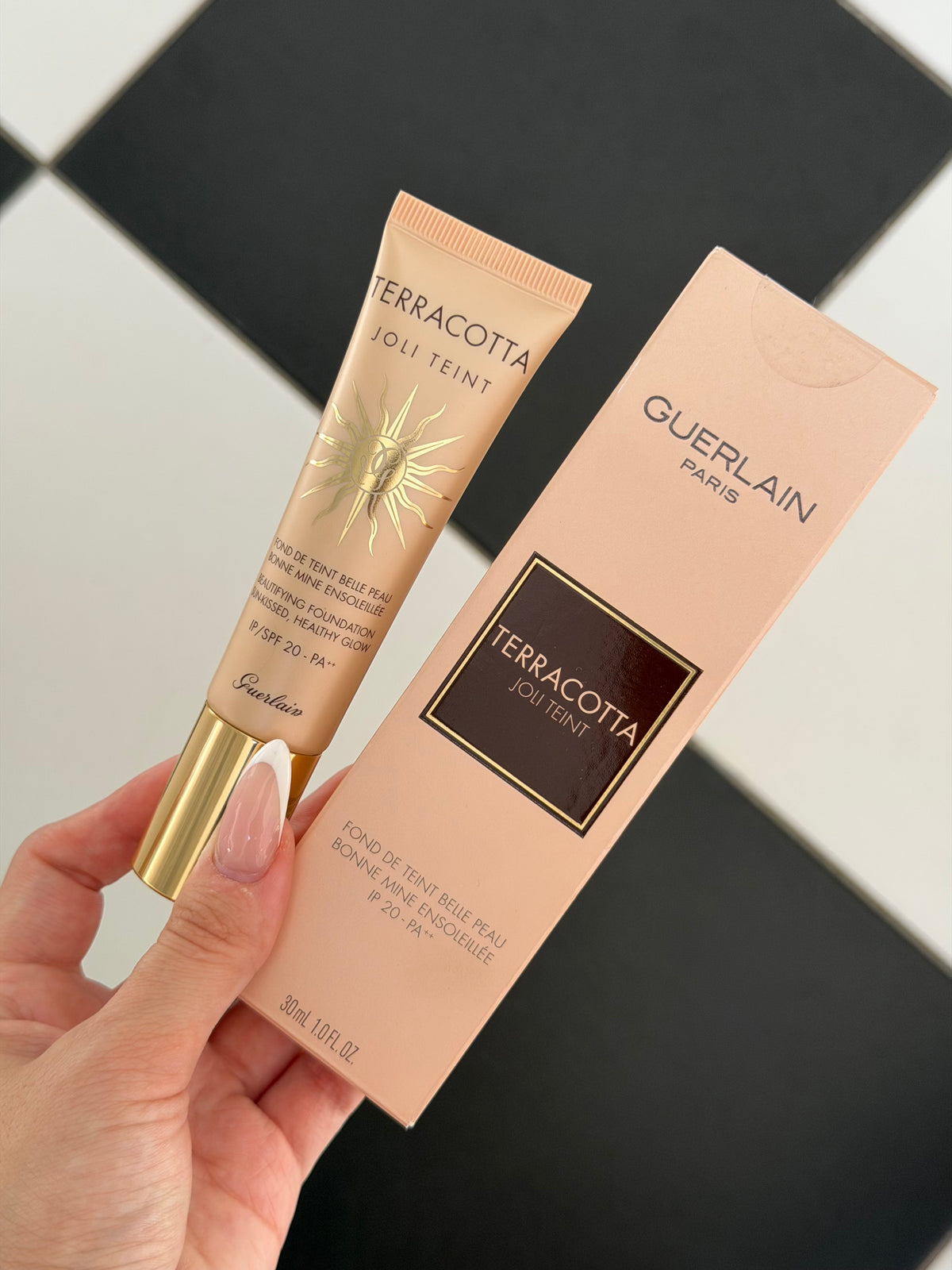 GUERLAIN Terracotta Joli Teint
Beautifying Foundation Sun-Kissed, Healthy Glow SPF20 - PA++
