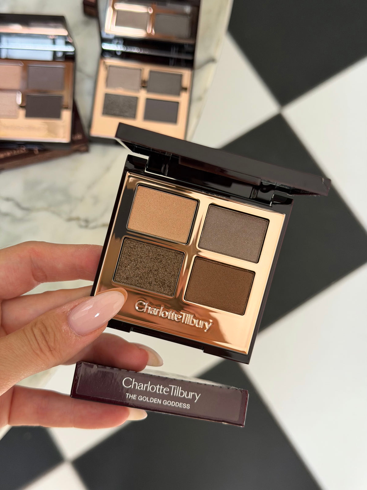 CHARLOTTE TILBURY Luxury Palette - 
The Golden Goddess