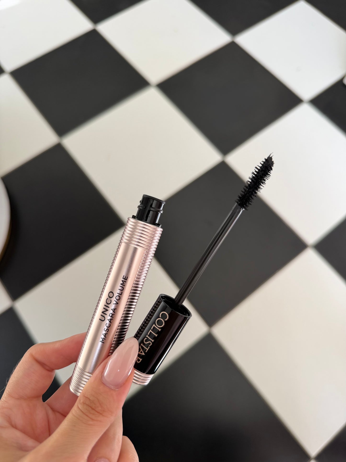 COLLISTAR Mascara Volume Unico®
Thickening ‘Tailor-made’ Shaping