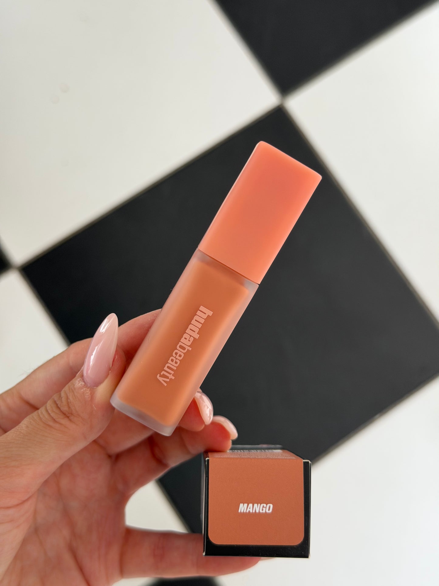 HUDA BEAUTY FauxFilter Luminous Matte Concealer - Mango