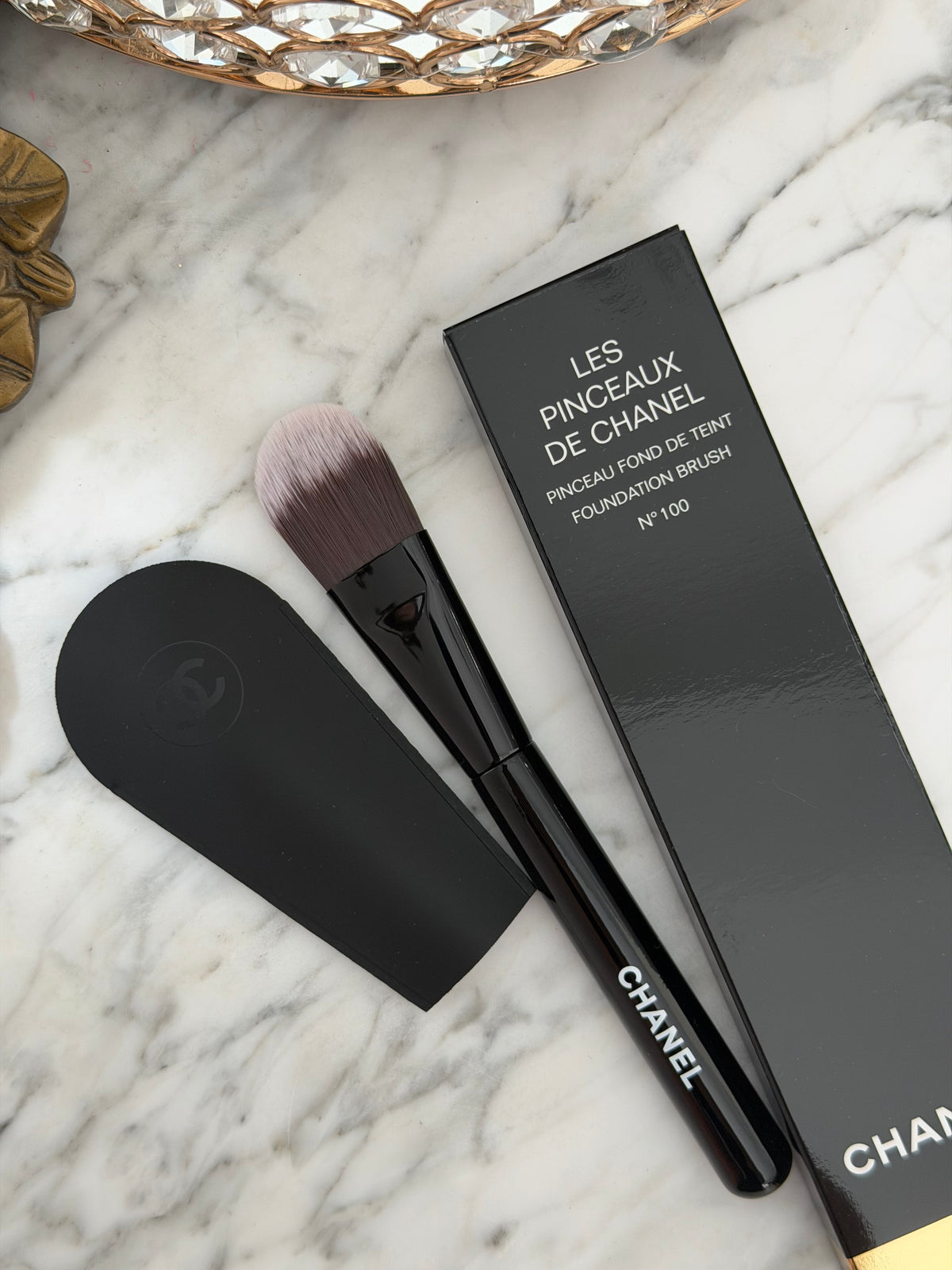 CHANEL Les Pinceaux De Chanel
Foundation Brush N°100