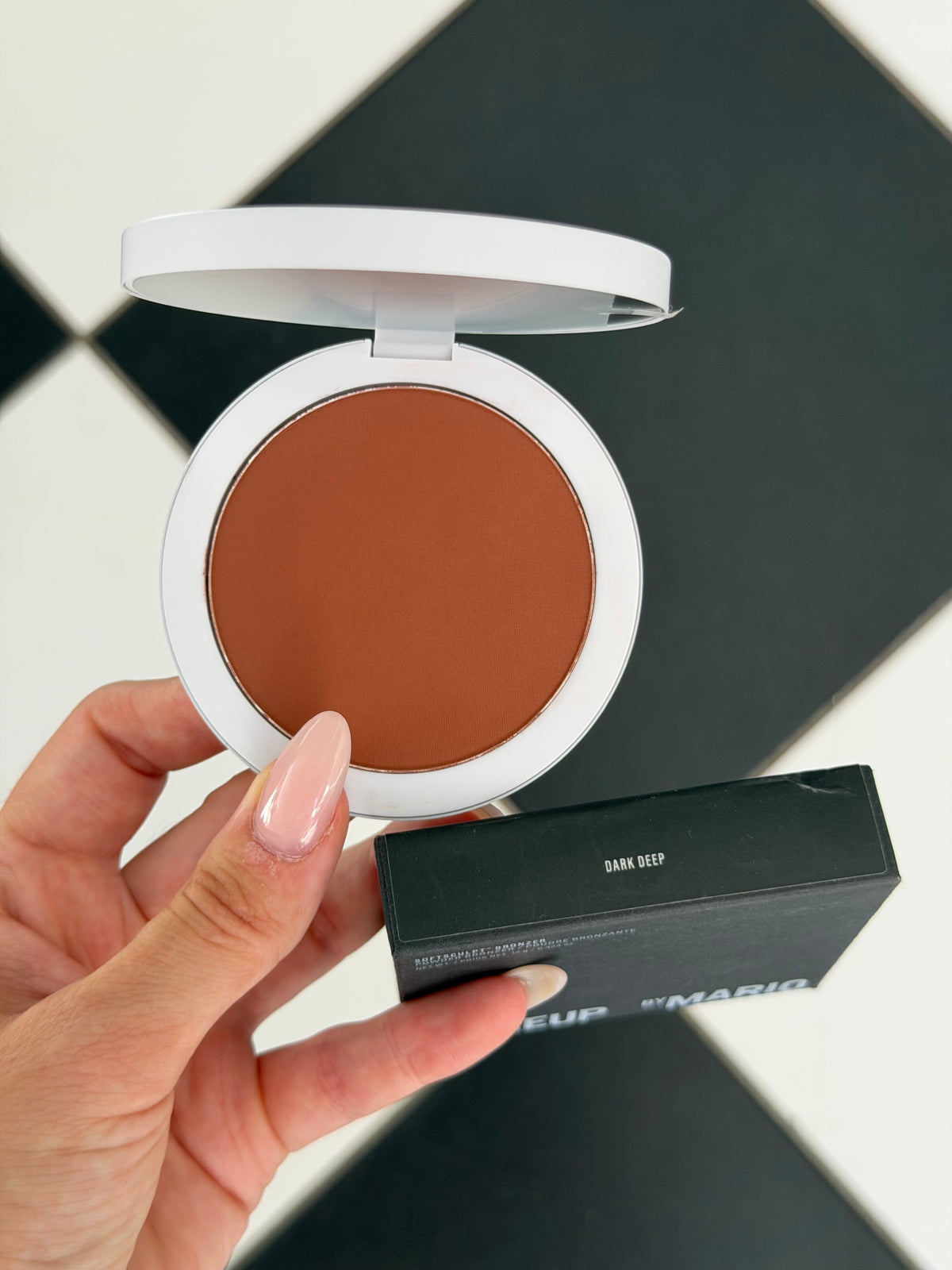MAKEUP BY MARIO Softsculpt Powder Bronzer - Dark Deep