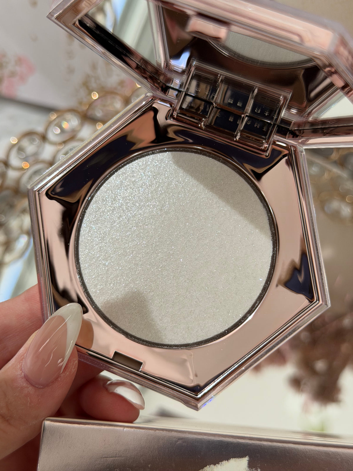 FENTY BEAUTY Diamond Bomb All-Over Diamond Veil Highlighter - How Many Carats?!