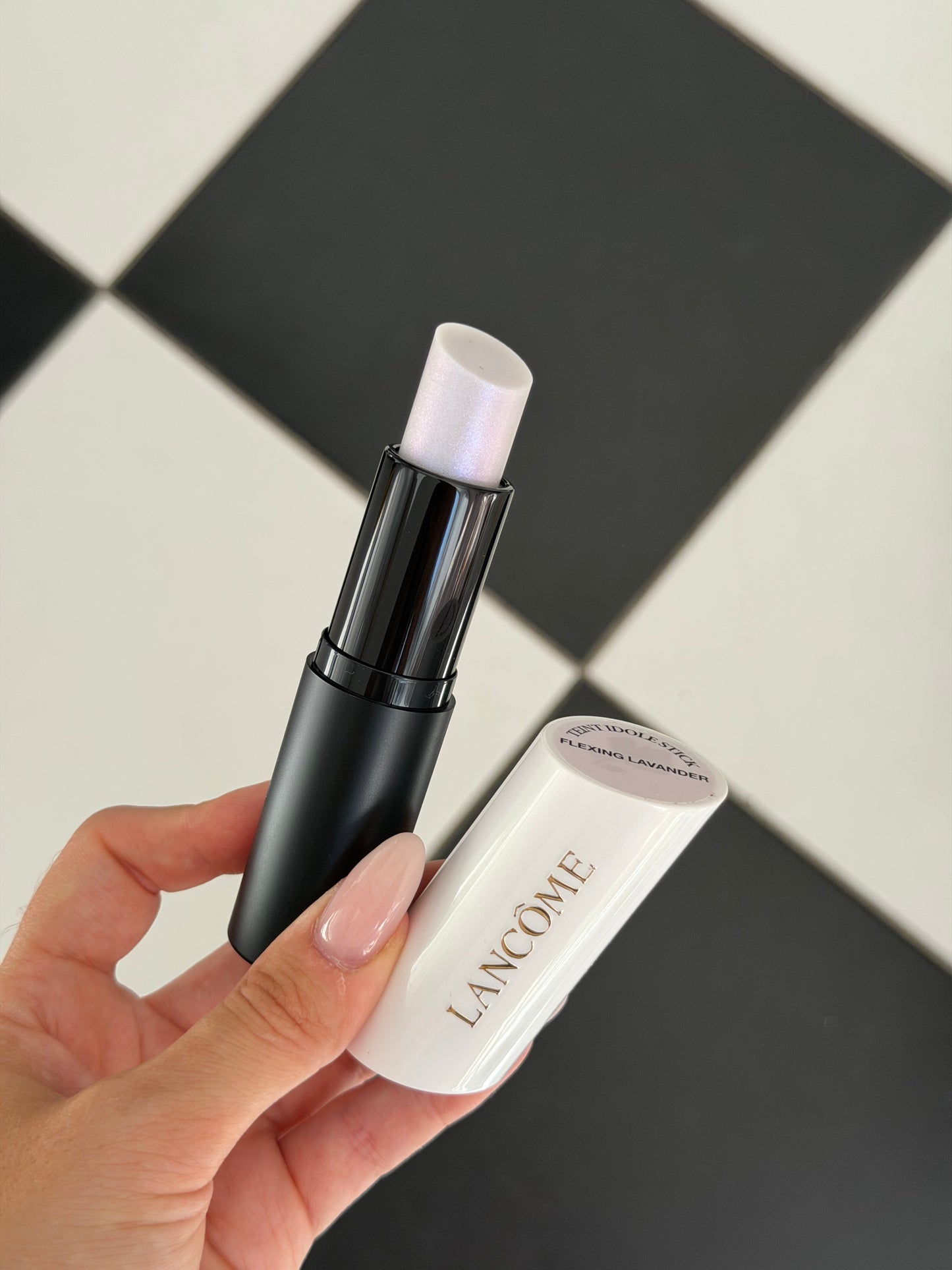 LANCOME Teint Idole Ultra Wear Shape Highlighter Stick - Flexing Lavander