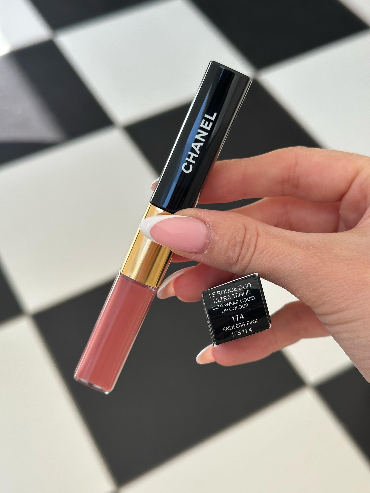 CHANEL Le Rouge Duo Ultra Tenue (174)
Ultrawear Liquid Lip Colour