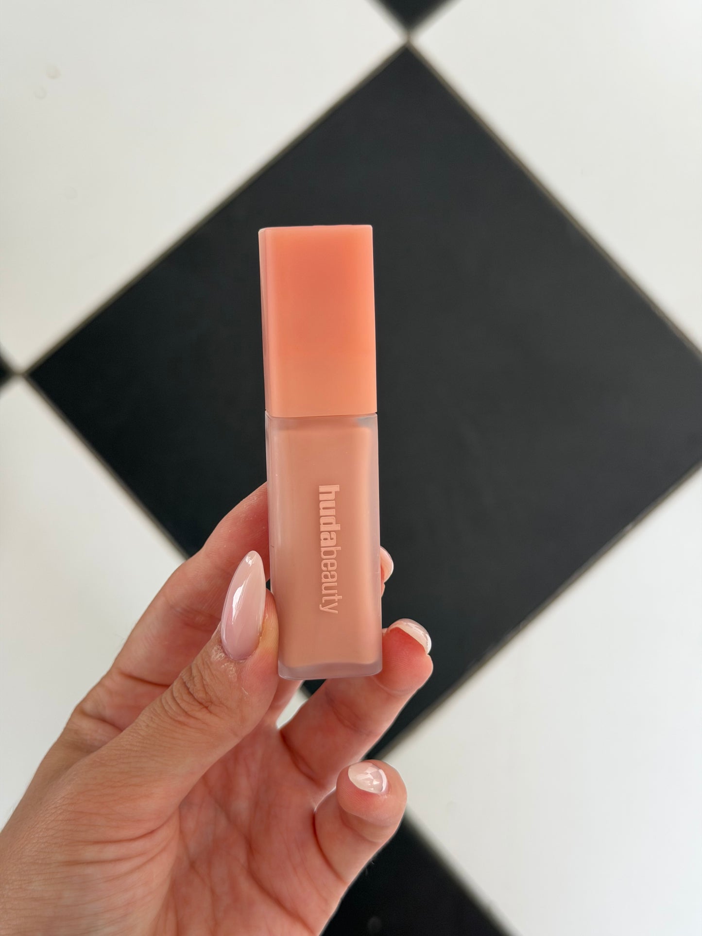 HUDA BEAUTY FauxFilter Luminous Matte Concealer - Pink Pomelo