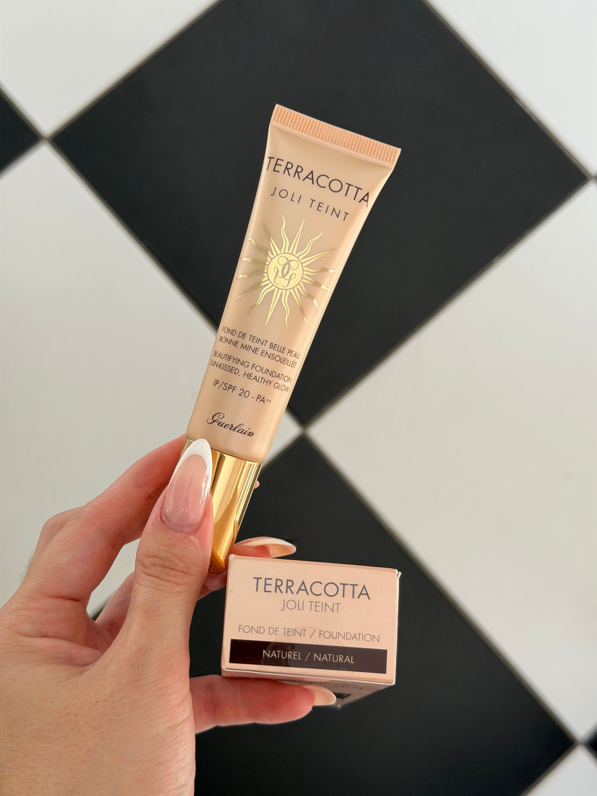 GUERLAIN Terracotta Joli Teint
Beautifying Foundation Sun-Kissed, Healthy Glow SPF20 - PA++