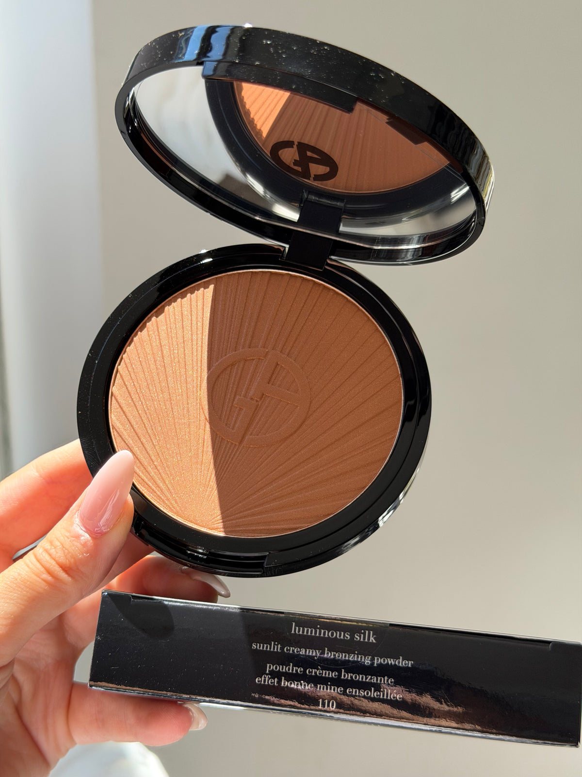 ARMANI Luminous Silk Longwear Creamy Bronzing Powder