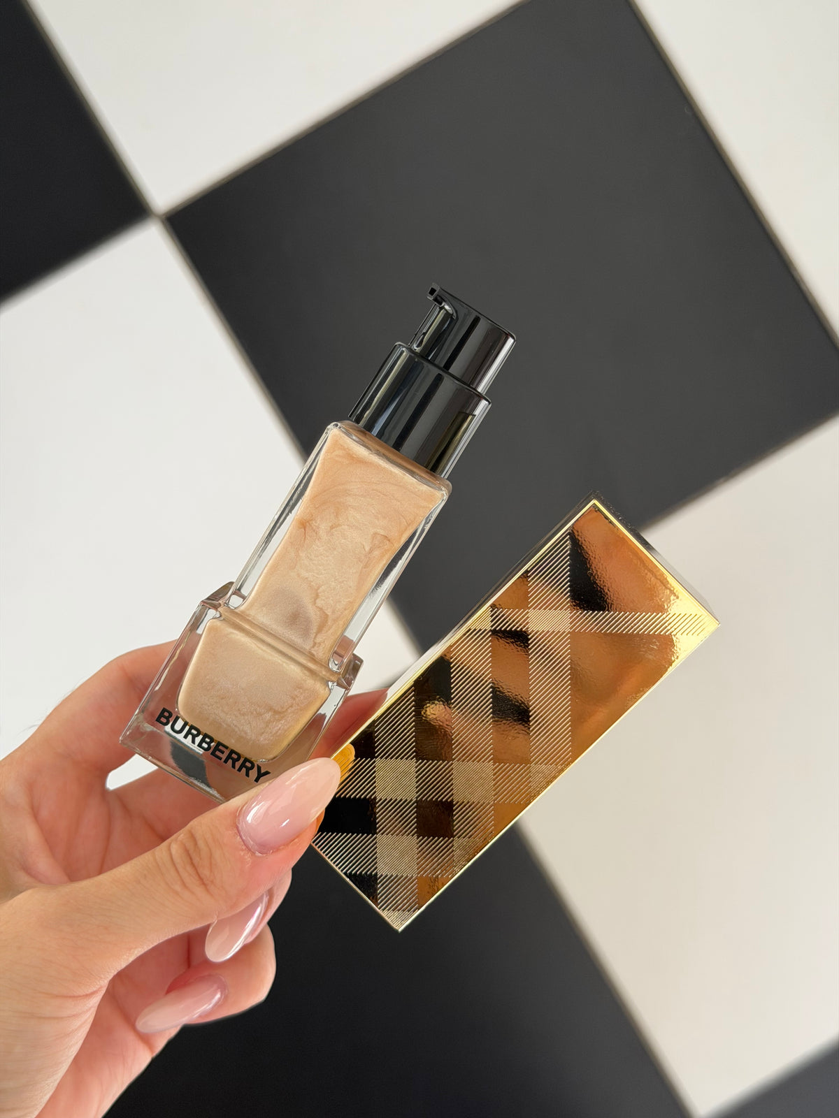 BURBERRY
Beyond Radiance Primer
Bare Glow