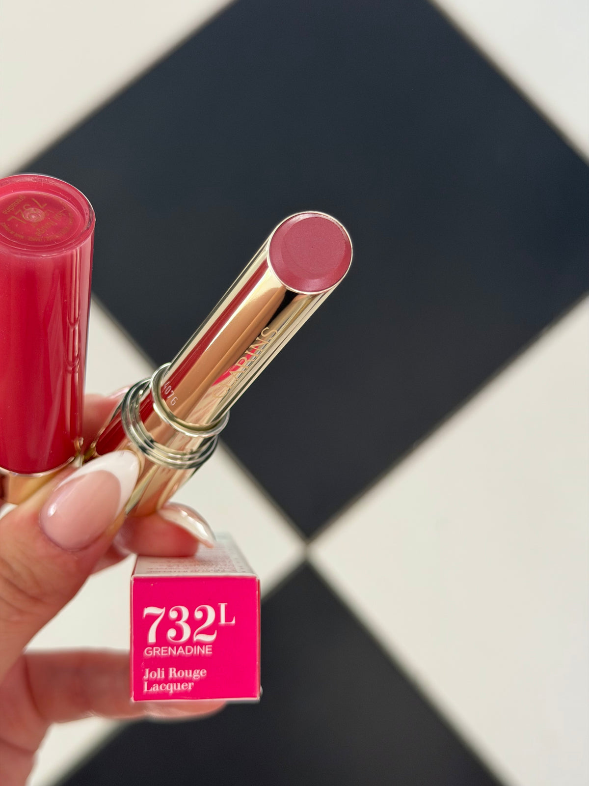 CLARINS
Joli Rouge Lacquer (732L)