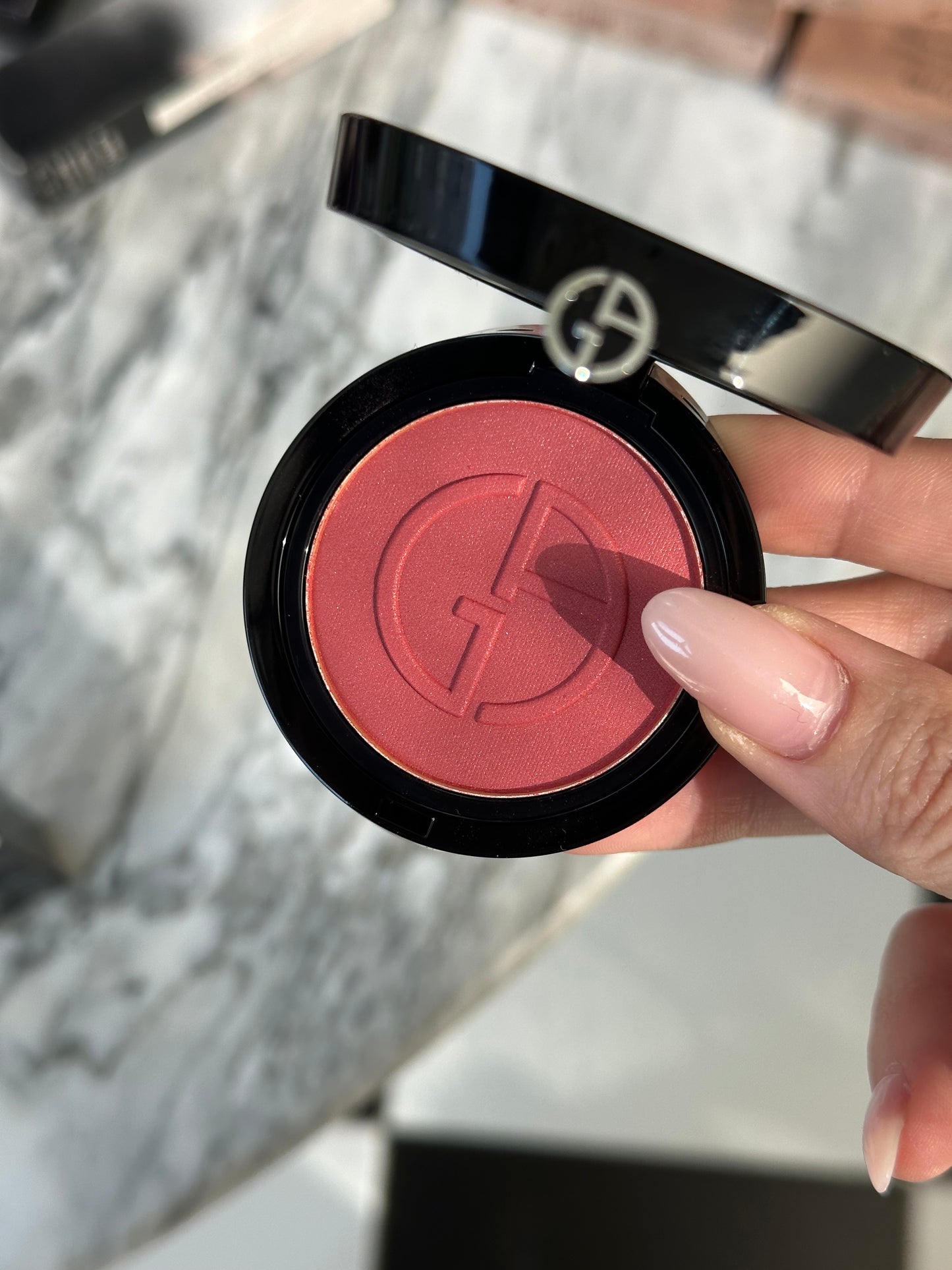 ARMANI Luminous Silk Glow Blush
Powder Blush For Natural Color & Glow (61)