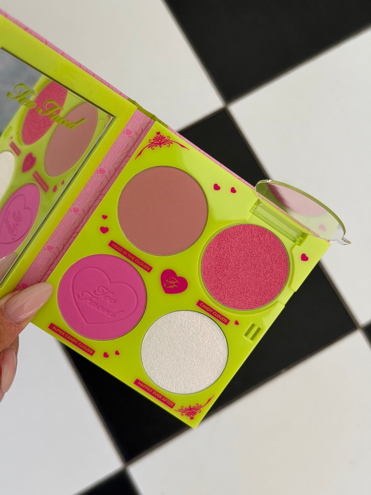 TOO FACED Fairytale Crush
Limited Edition Blush & Highlighter Palette