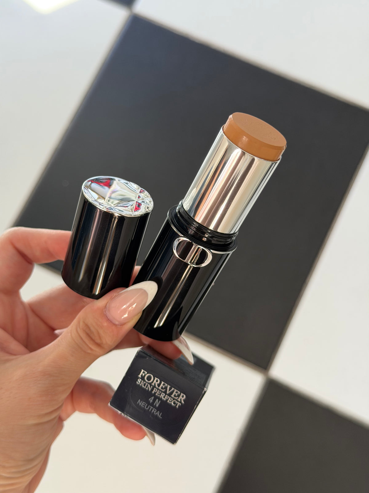 DIOR Forever Skin Perfect (4N)
Multi-Use Foundation Stick - Blur Perfection - 24H Wear and Hydration