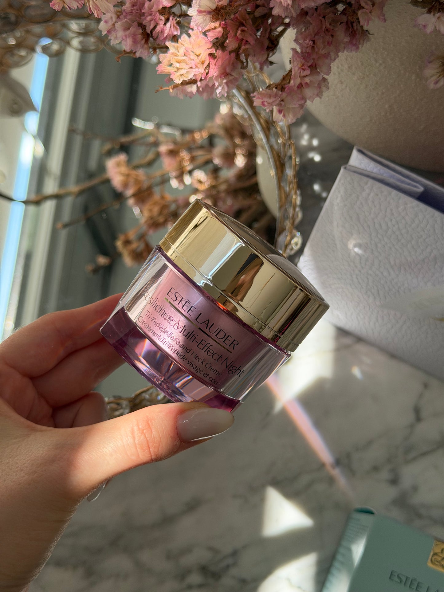 ESTEE LAUDER Resilience Multi-Effect Night
Tri-Peptide Face and Neck Creme SPF15