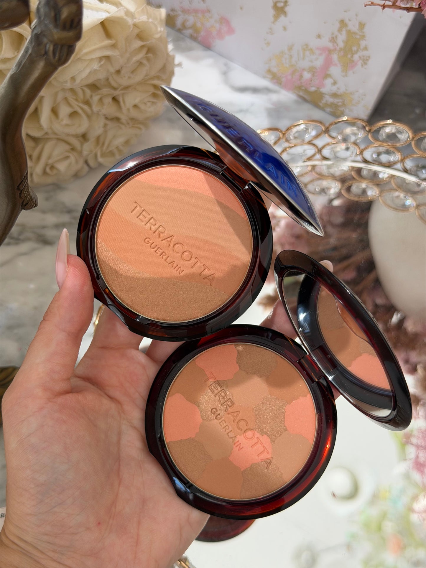GUERLAIN Terracotta Golden Dunes
The Sun-Kissed Healthy Glow Powder Limited Edition - Case Blue Dakhla