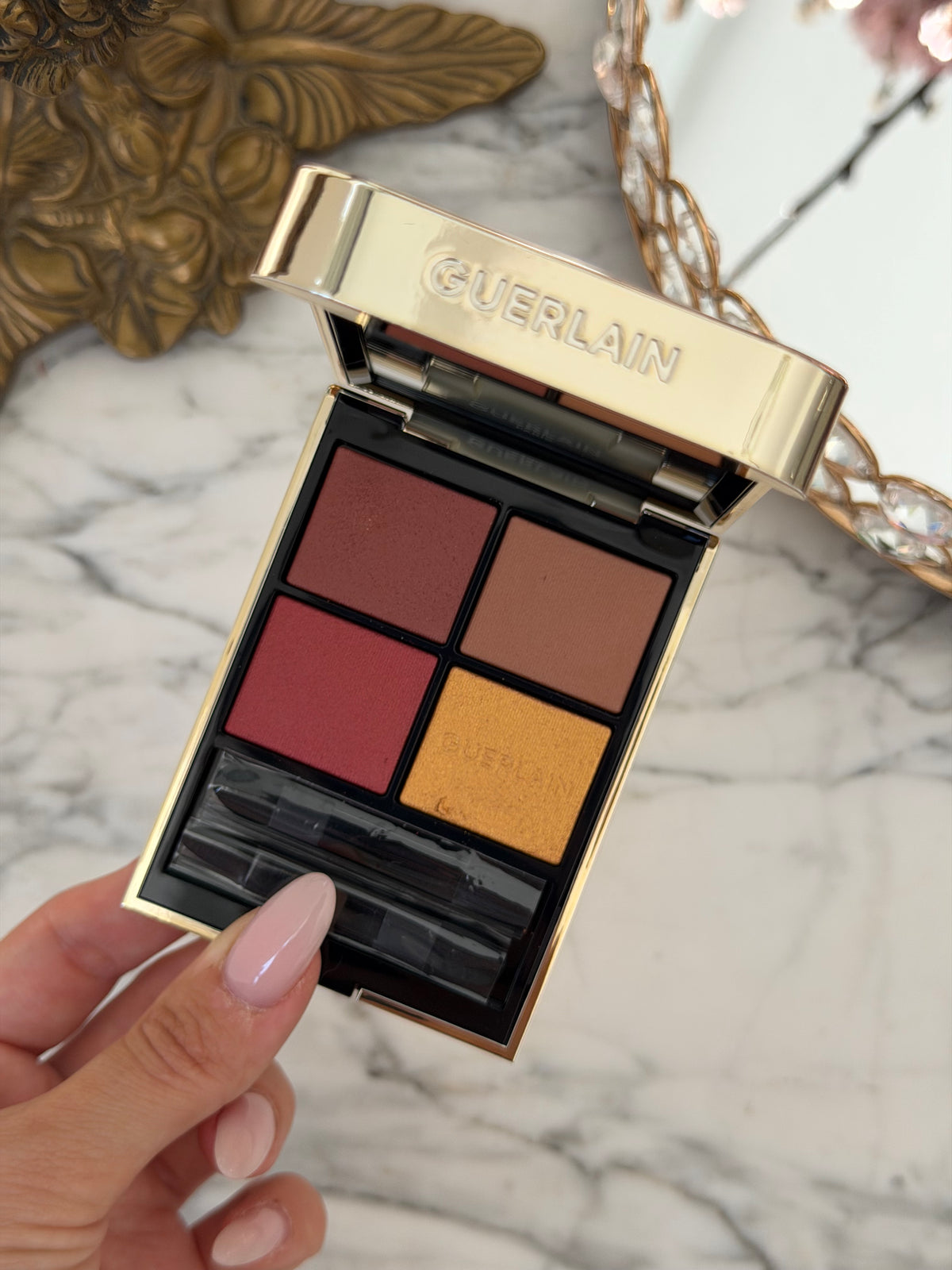 GUERLAIN Ombres G
Eyeshadow Quad
Multi-Effect, High Color & Long Wear (214)