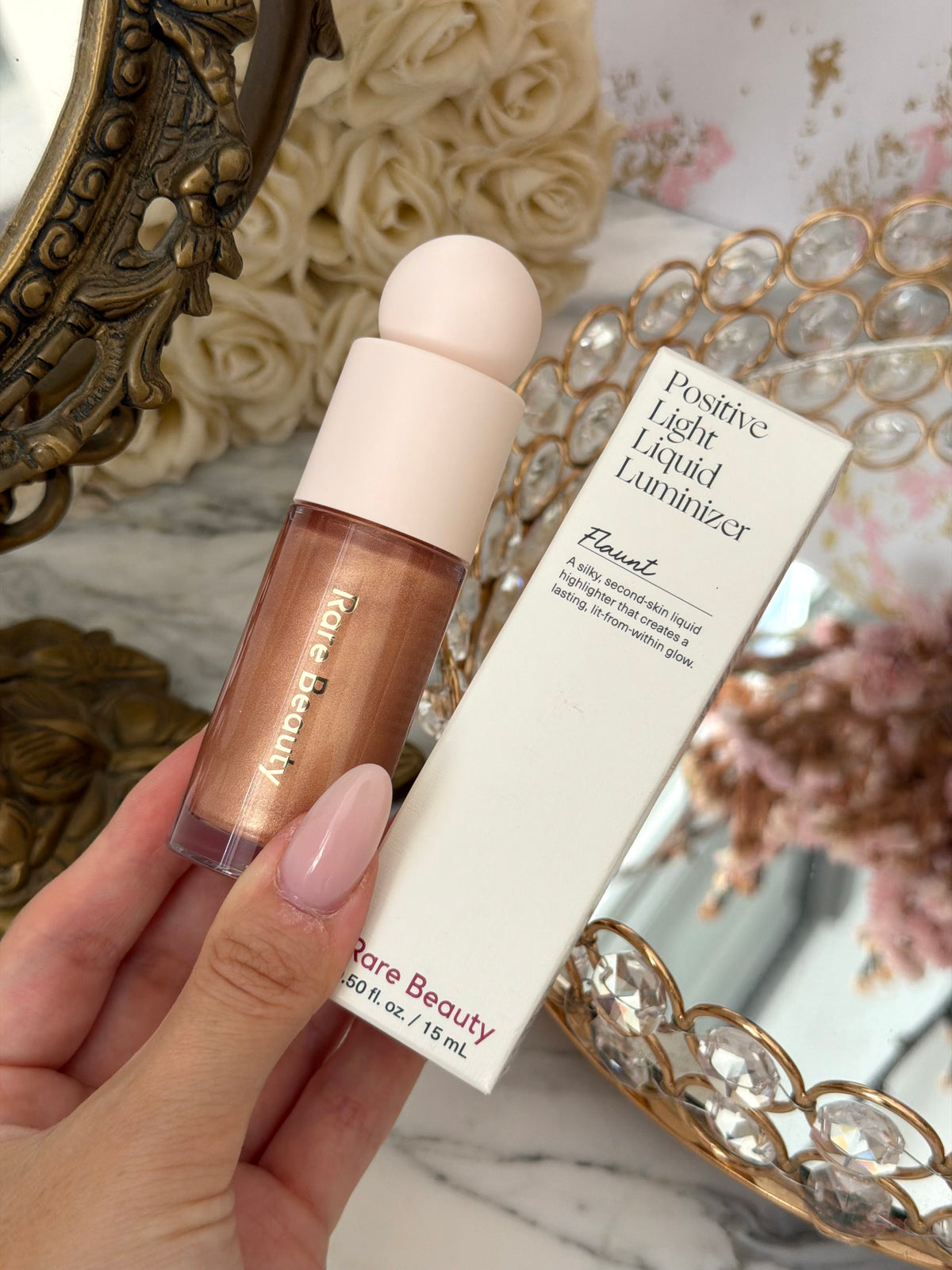 RARE BEAUTY Positive Light Liquid Luminizer - Flaunt