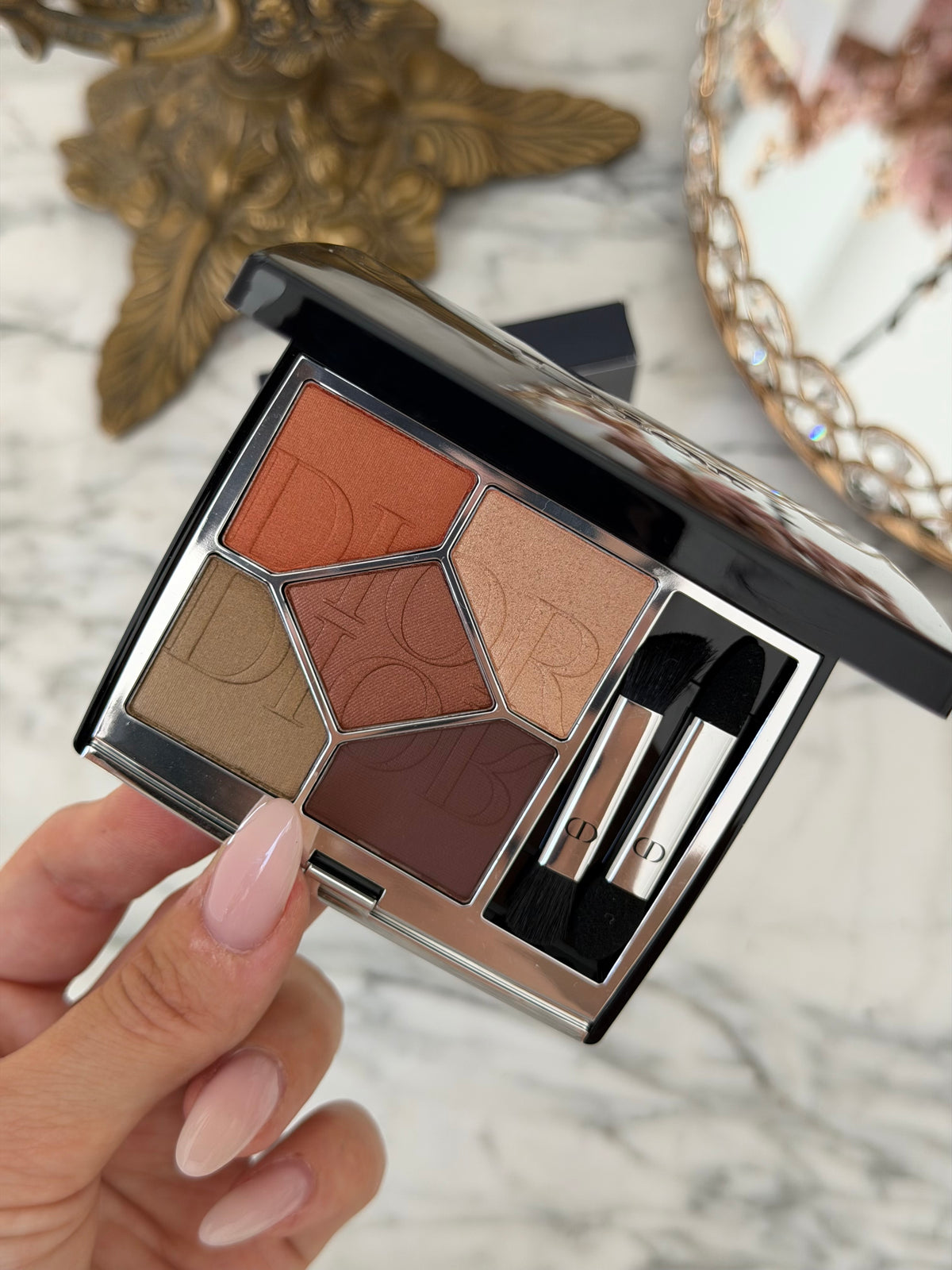 DIOR Diorshow 5 Couleurs
Eye Palette - 5 Eyeshadows - High Color and Long Wear (659)