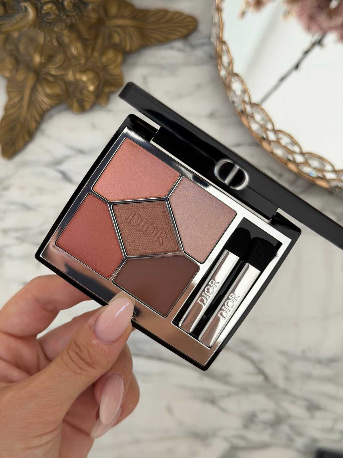DIOR Diorshow 5 Couleurs
Eye Palette - 5 Eyeshadows - High Color and Long Wear (429)