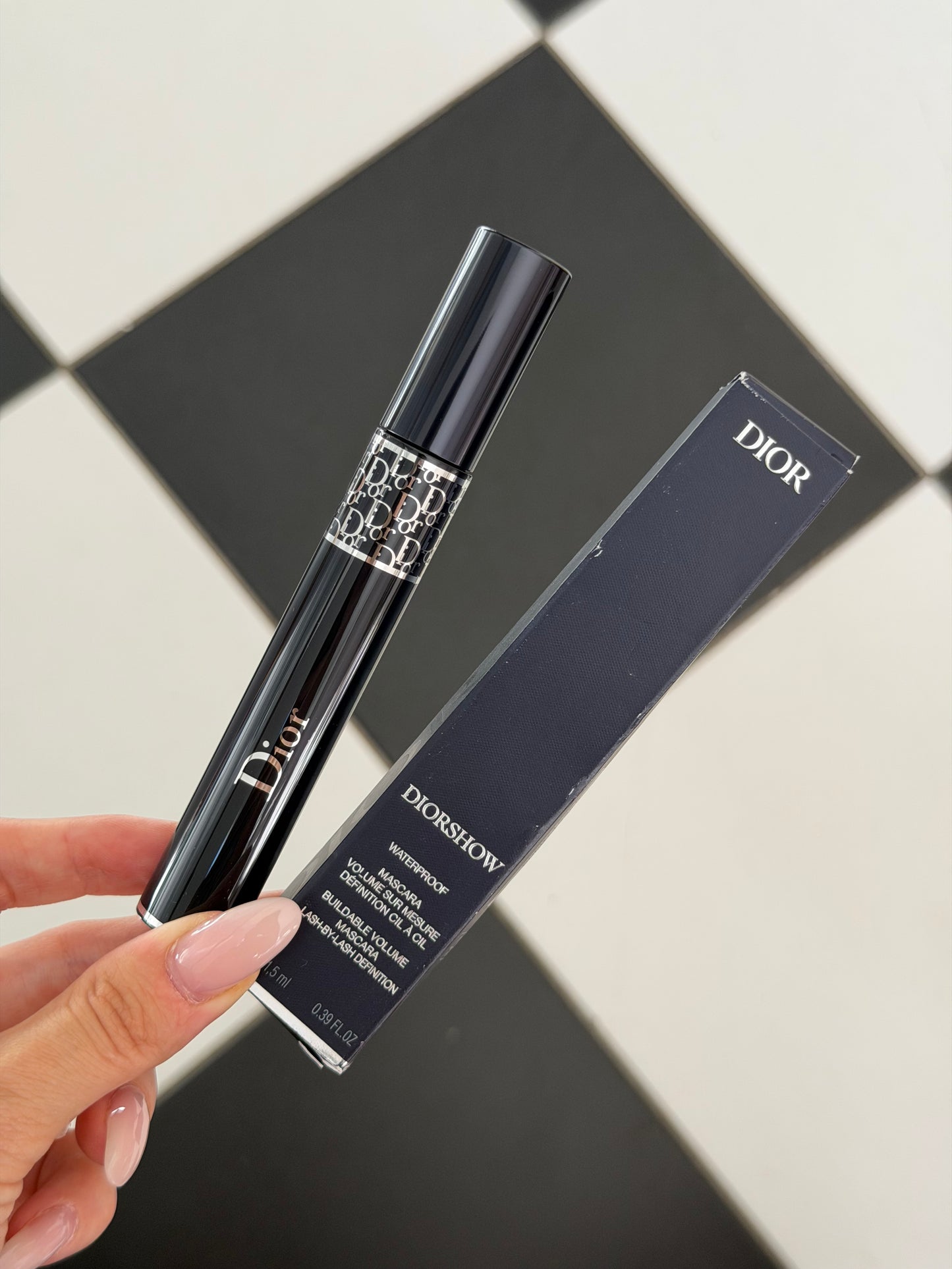 DIOR Diorshow Mascara Waterproof
Buildable Volume Lash-Extension Effect - Blue